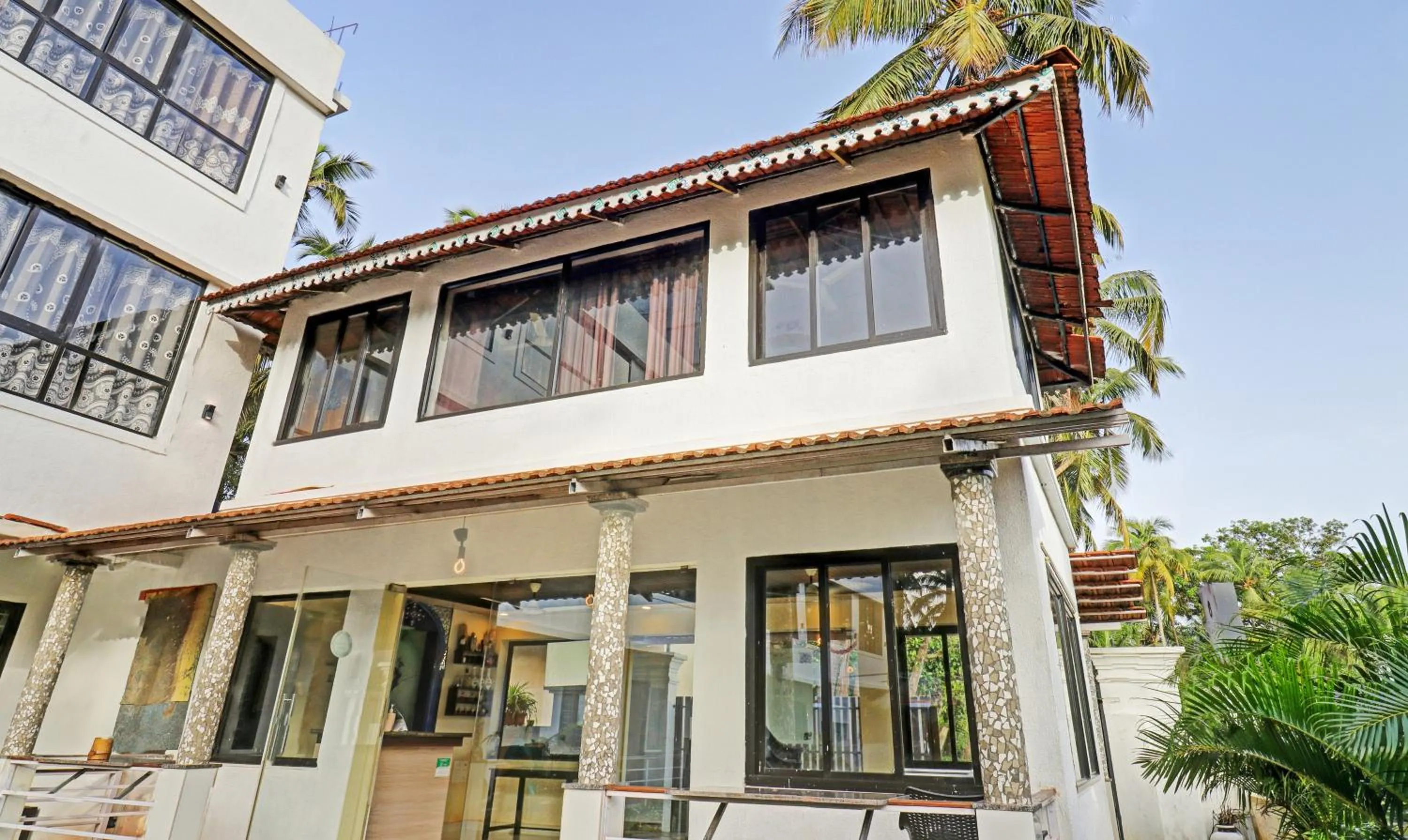 Property building in Itsy Hotels Morjim Pride