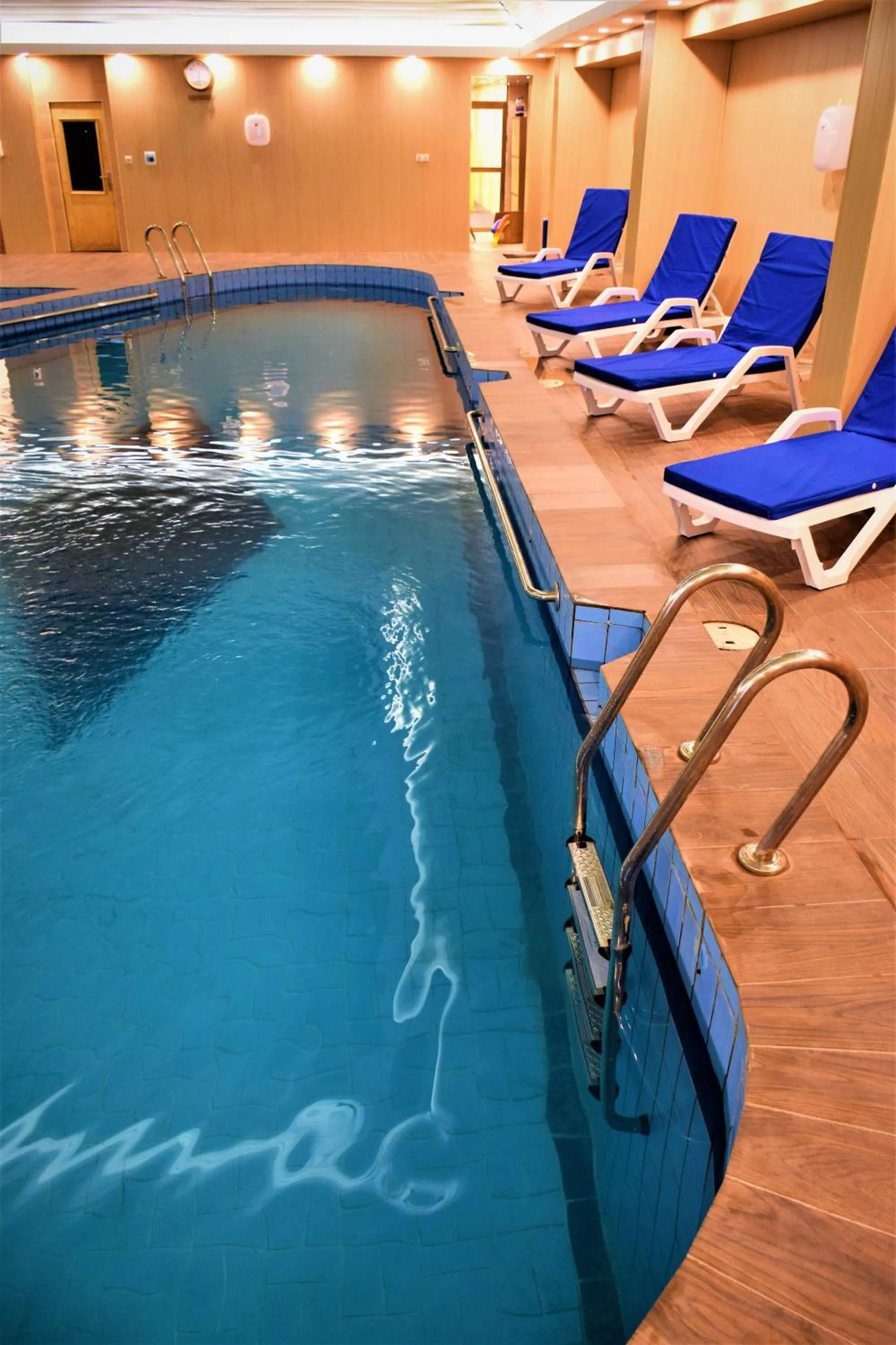 Swimming pool in Coral Palace Hotel