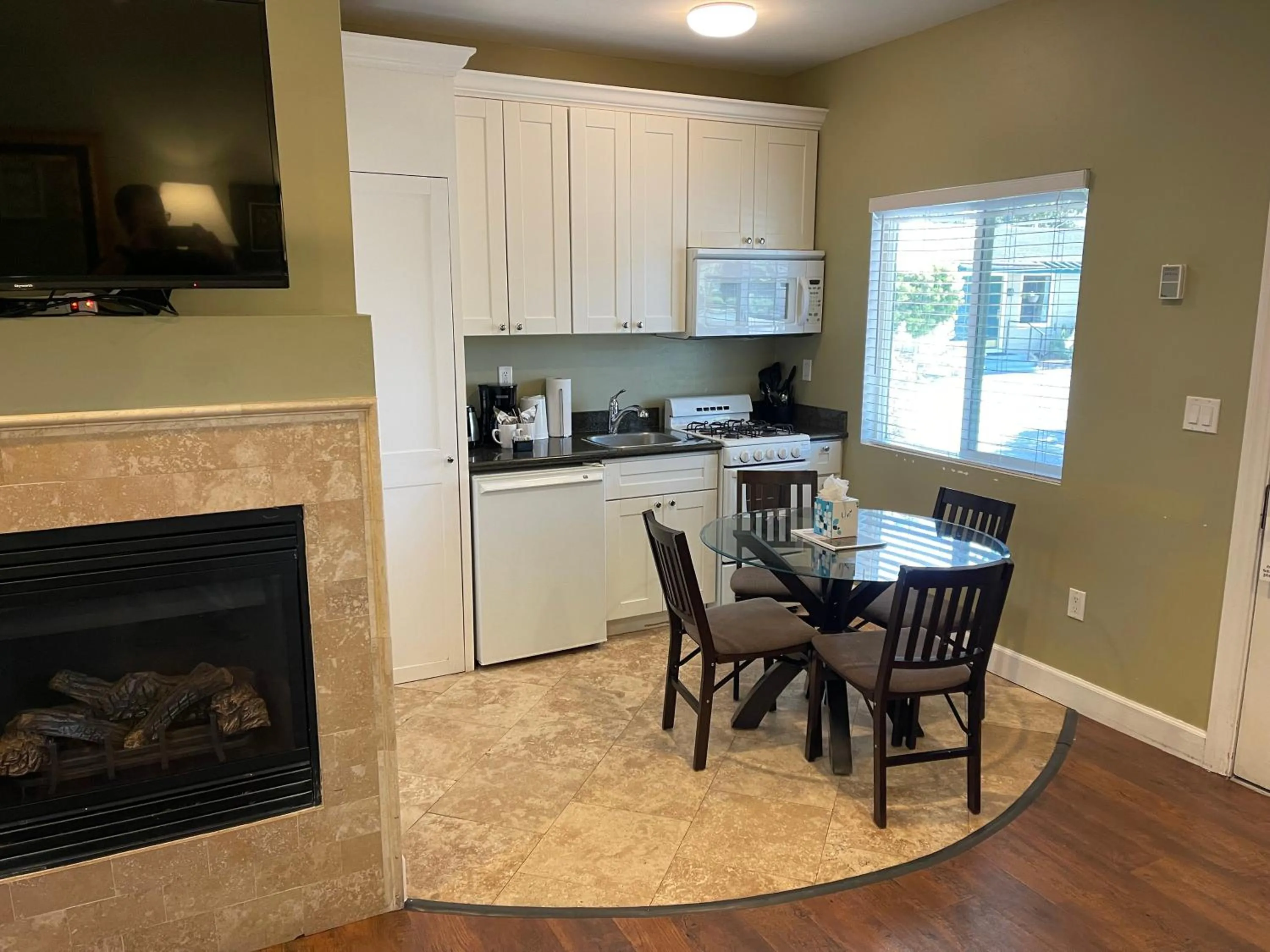 Sea Breeze Inn - Pacific Grove