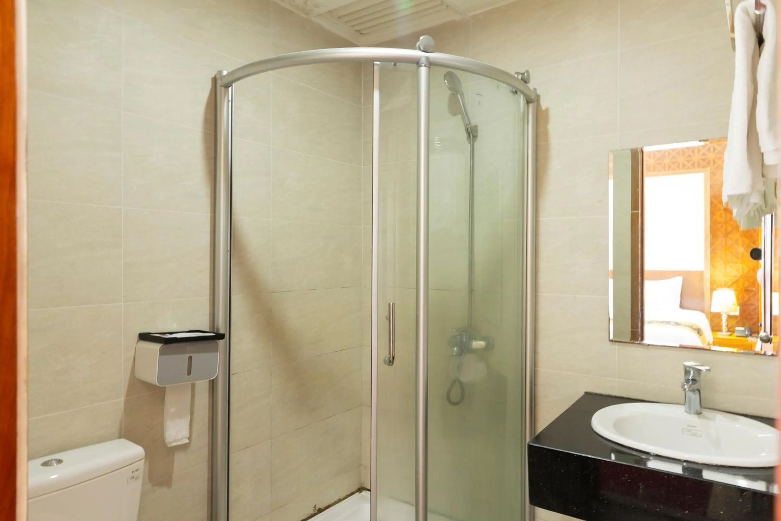 California Saigon Hotel