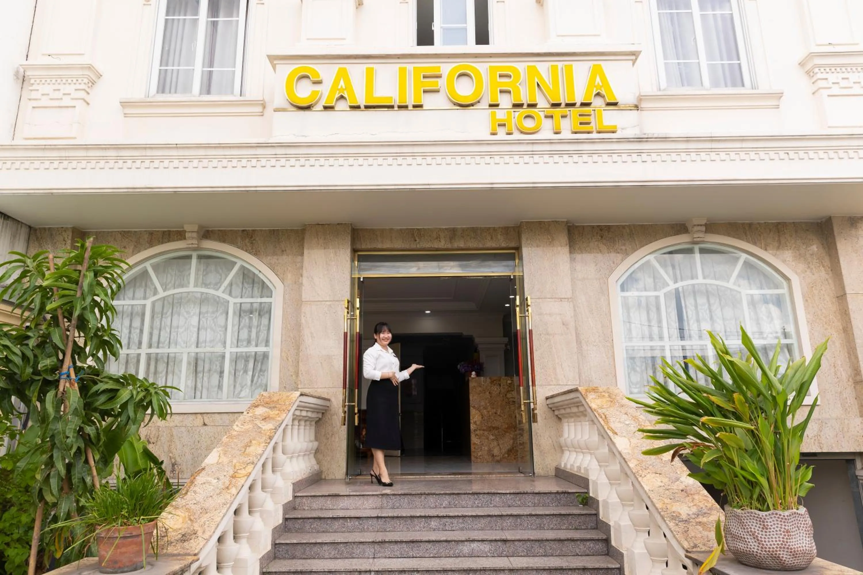 California Saigon Hotel