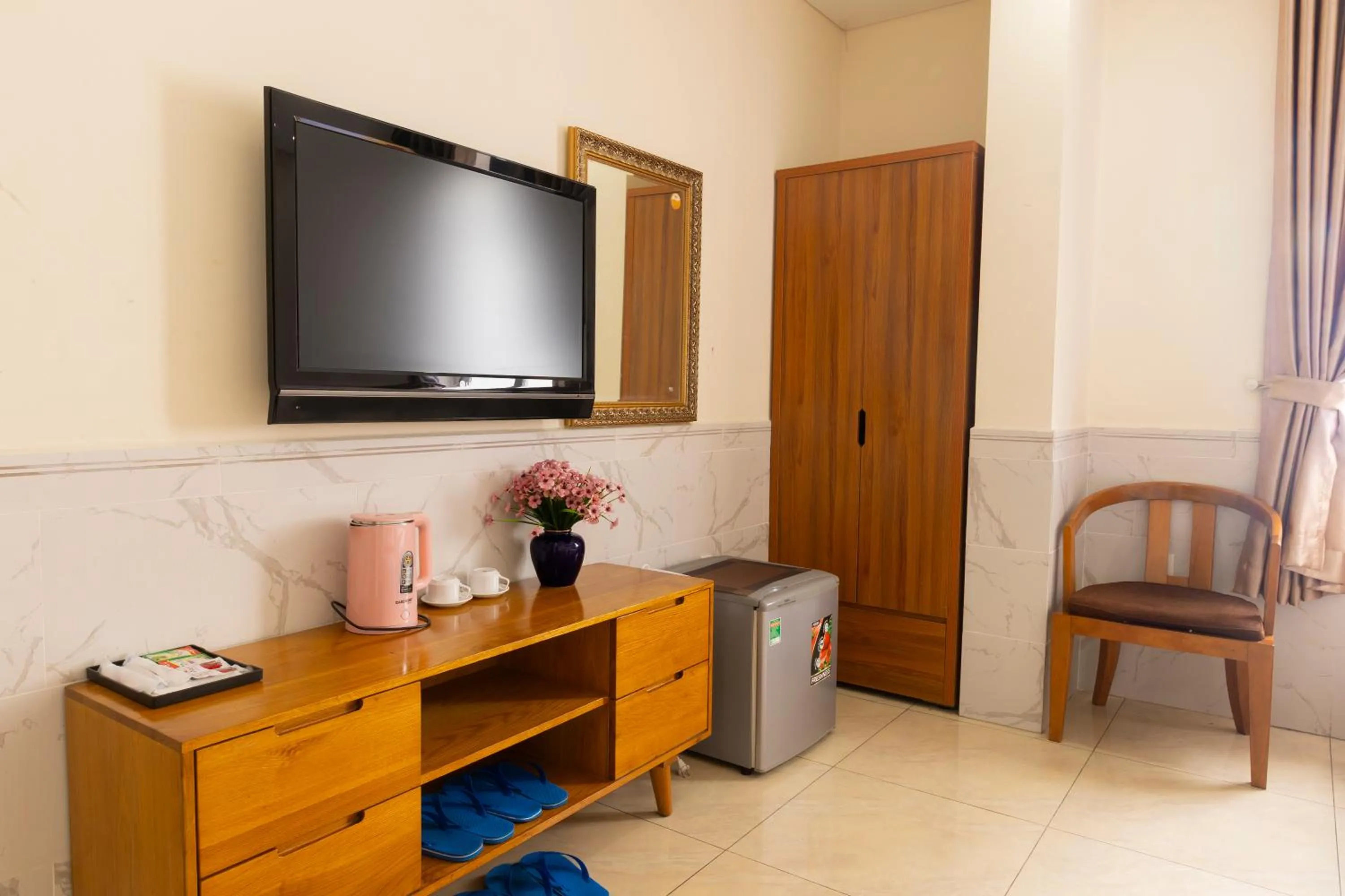 California Saigon Hotel