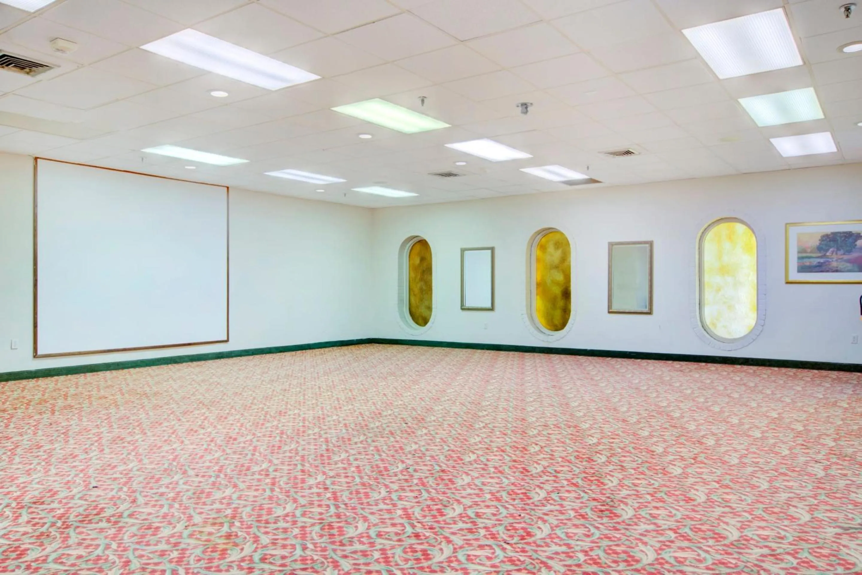 Business facilities in OYO Hotel Dundee By Crystal Lake