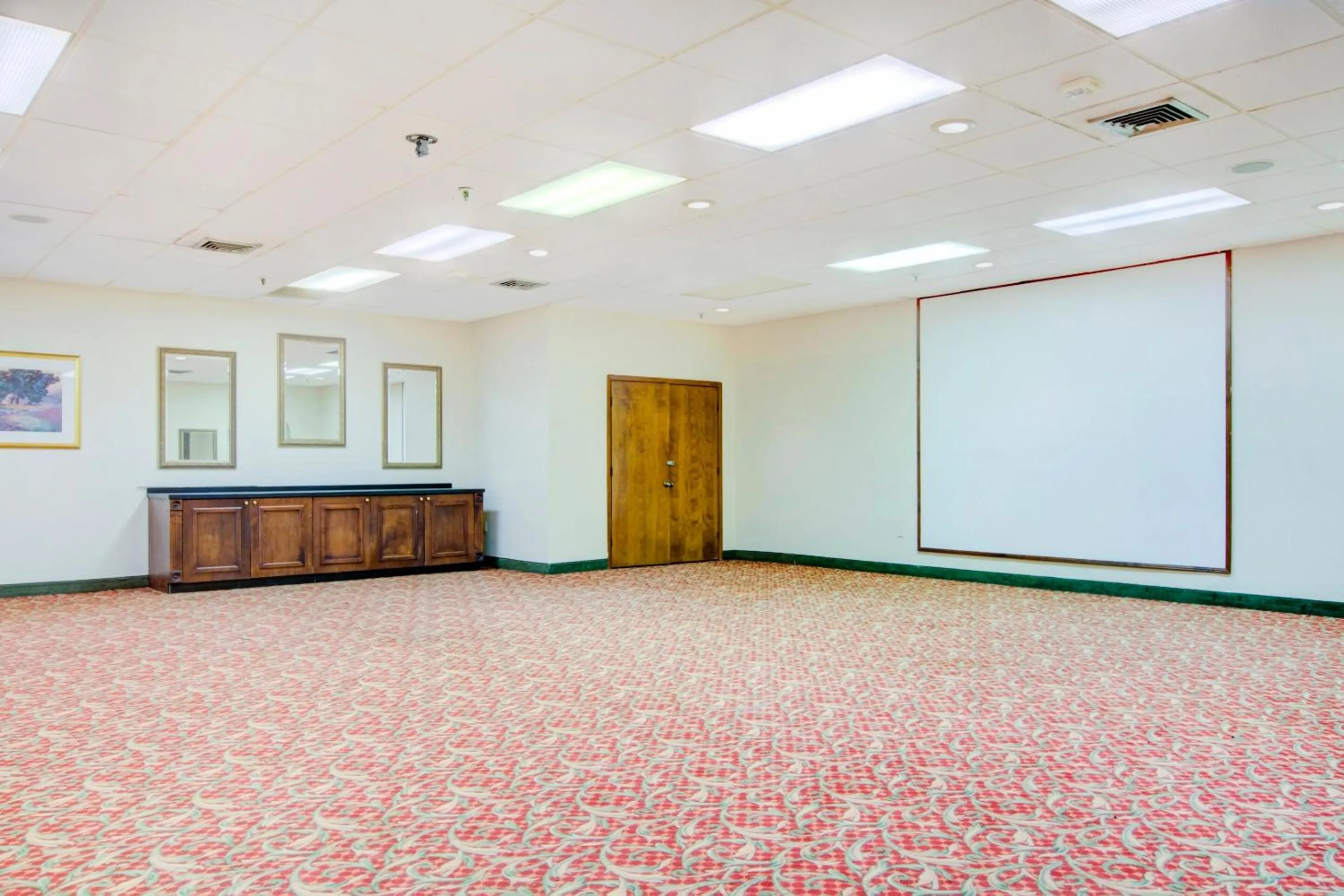 Business facilities in OYO Hotel Dundee By Crystal Lake