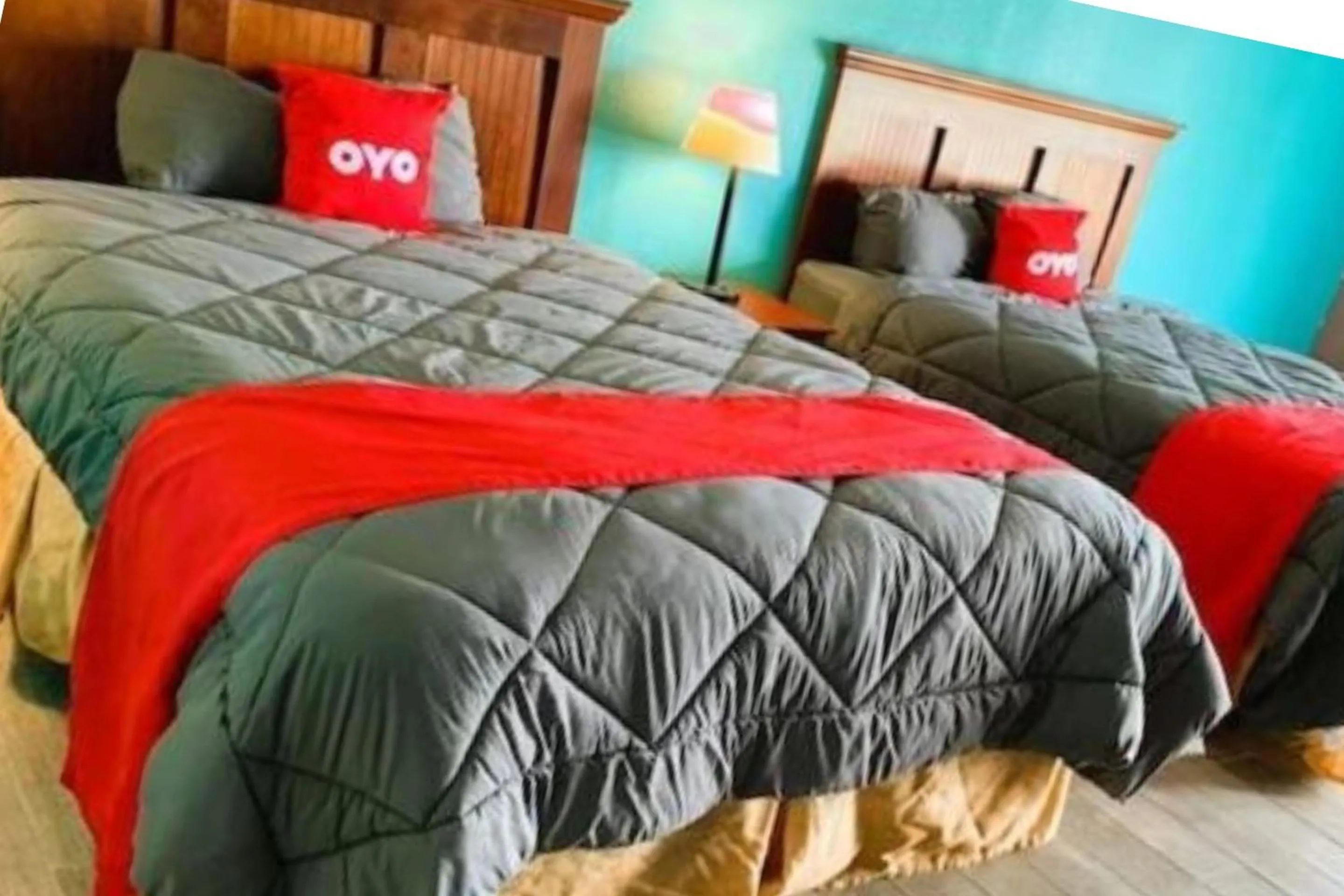 Bedroom, Bed in OYO Hotel Dundee By Crystal Lake