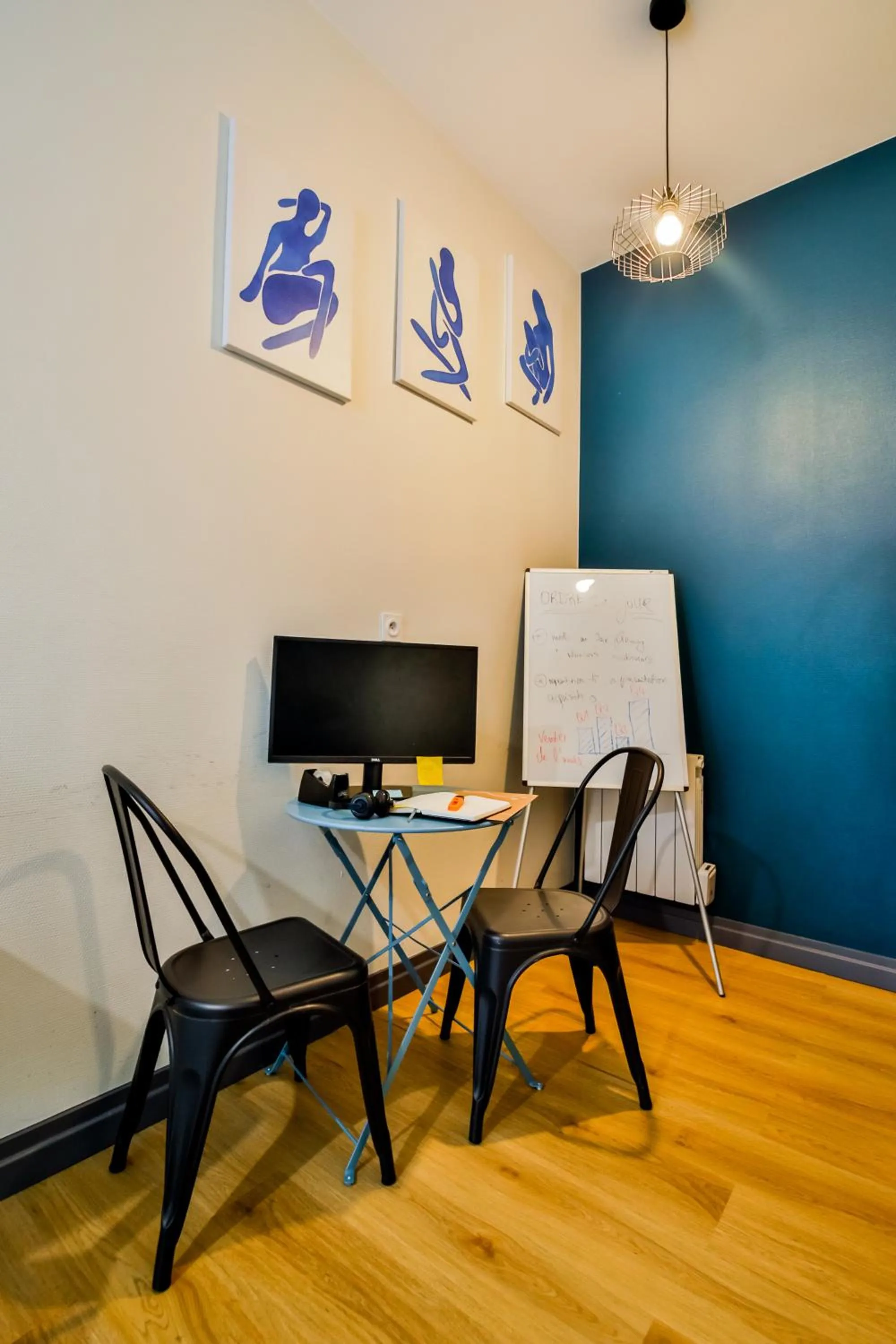 Seating area in WS Tour Eiffel - Nicolo