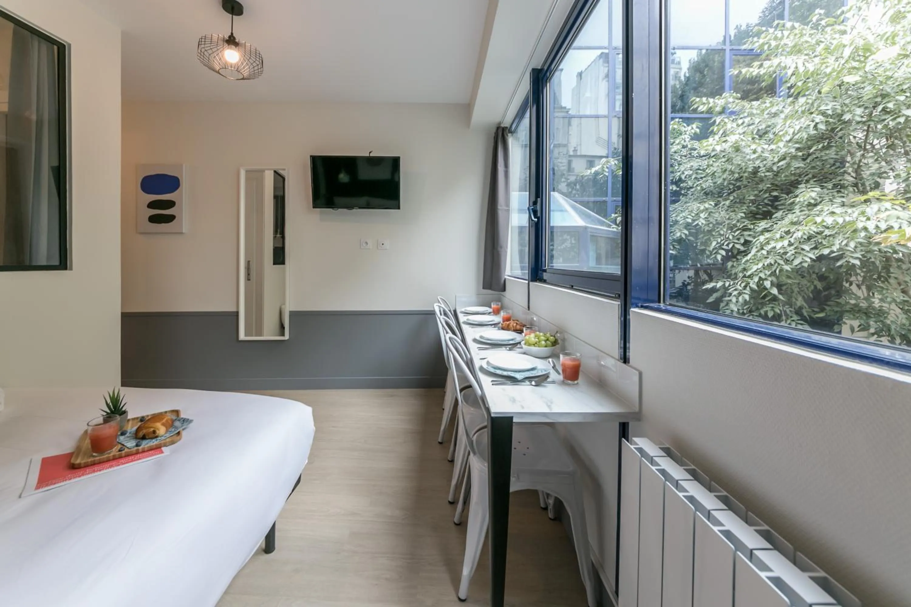 Dining area, Bed in WS Tour Eiffel - Nicolo