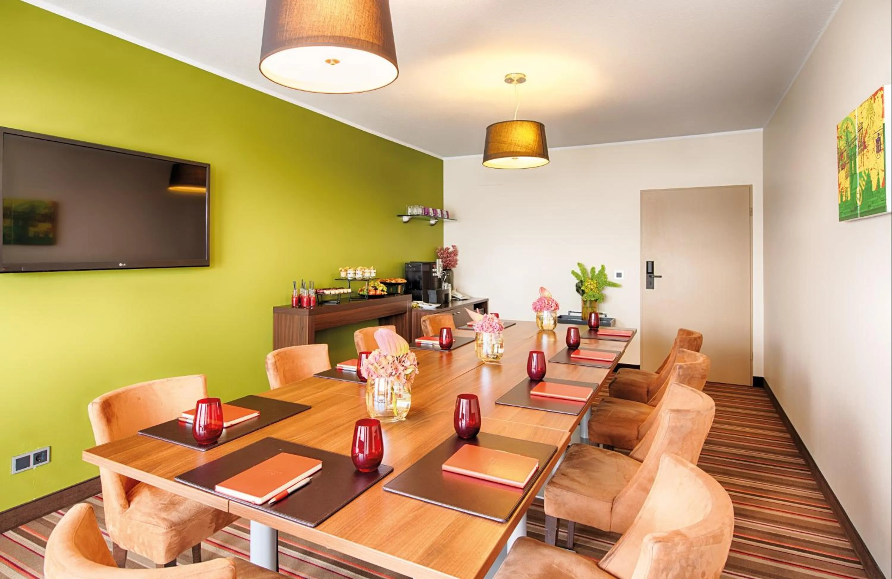 Meeting/conference room in Leonardo Hotel & Residenz München