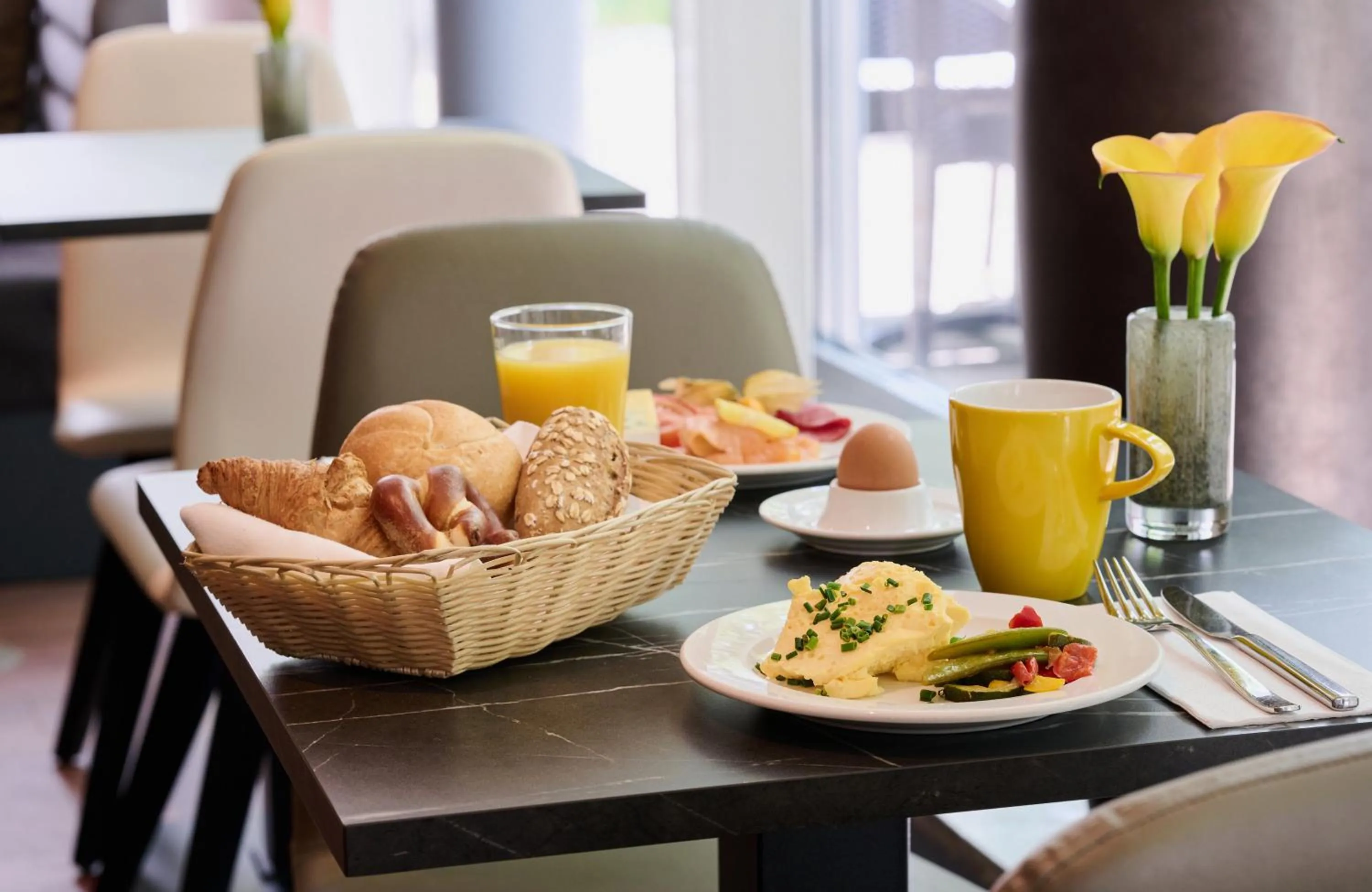 Breakfast in Leonardo Hotel & Residenz München