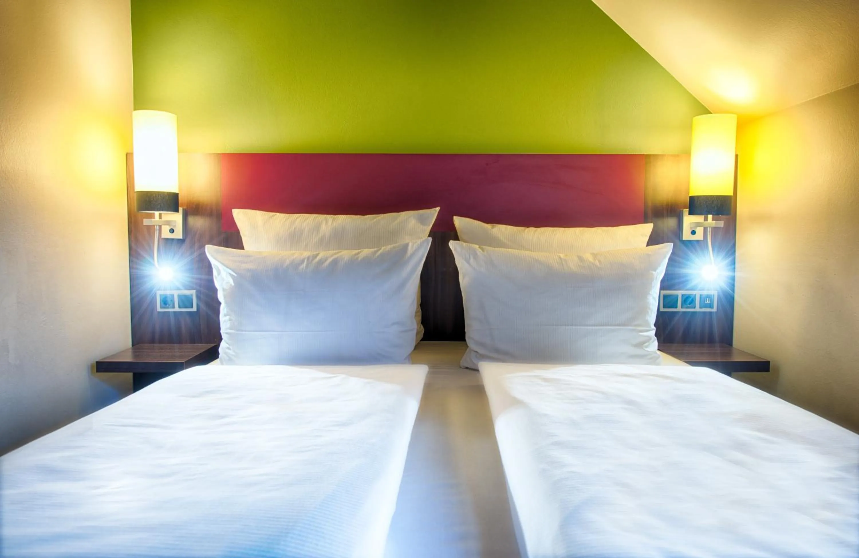 Photo of the whole room, Bed in Leonardo Hotel & Residenz München