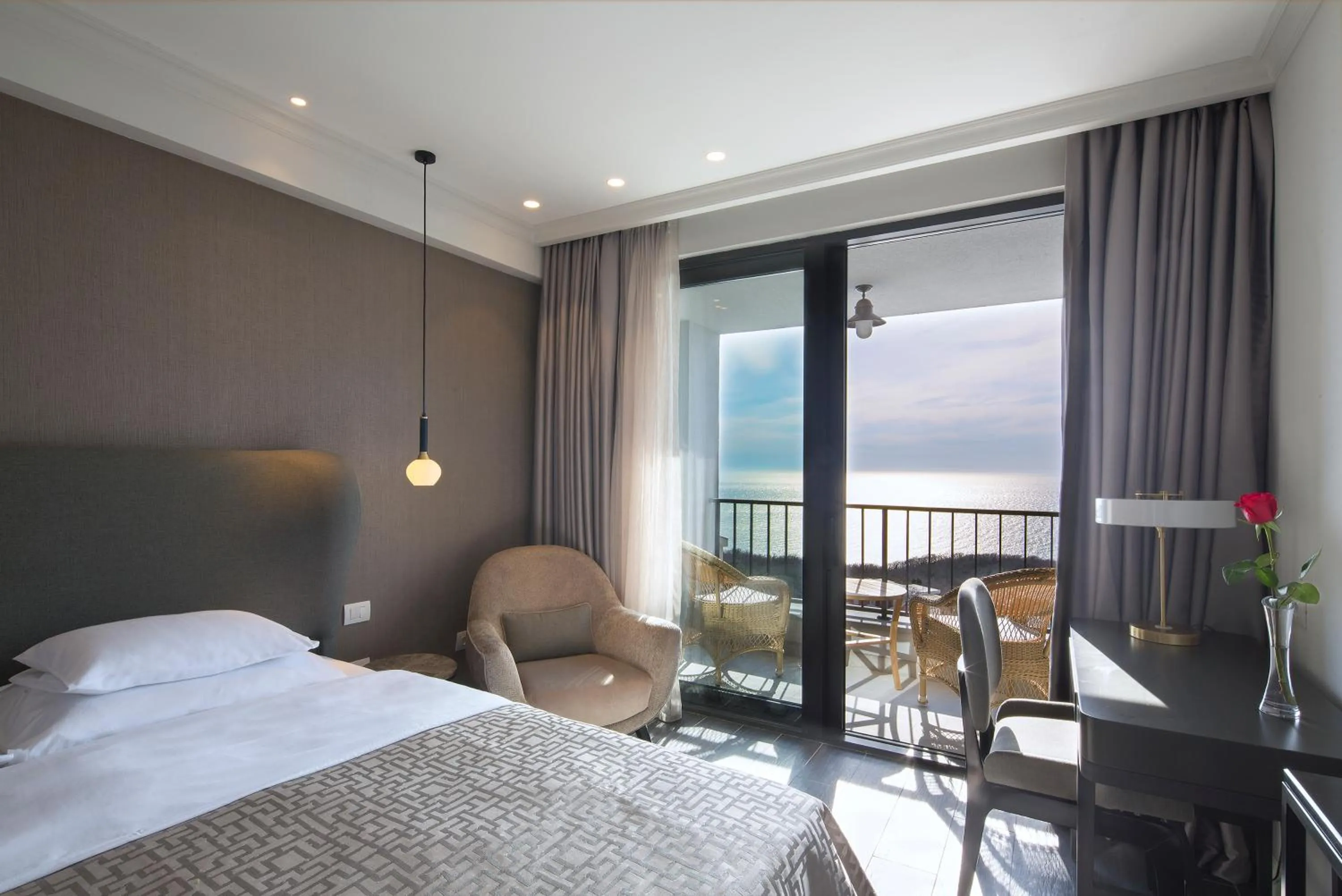 Balcony/Terrace, Bed in Vivid Blue Serenity Resort