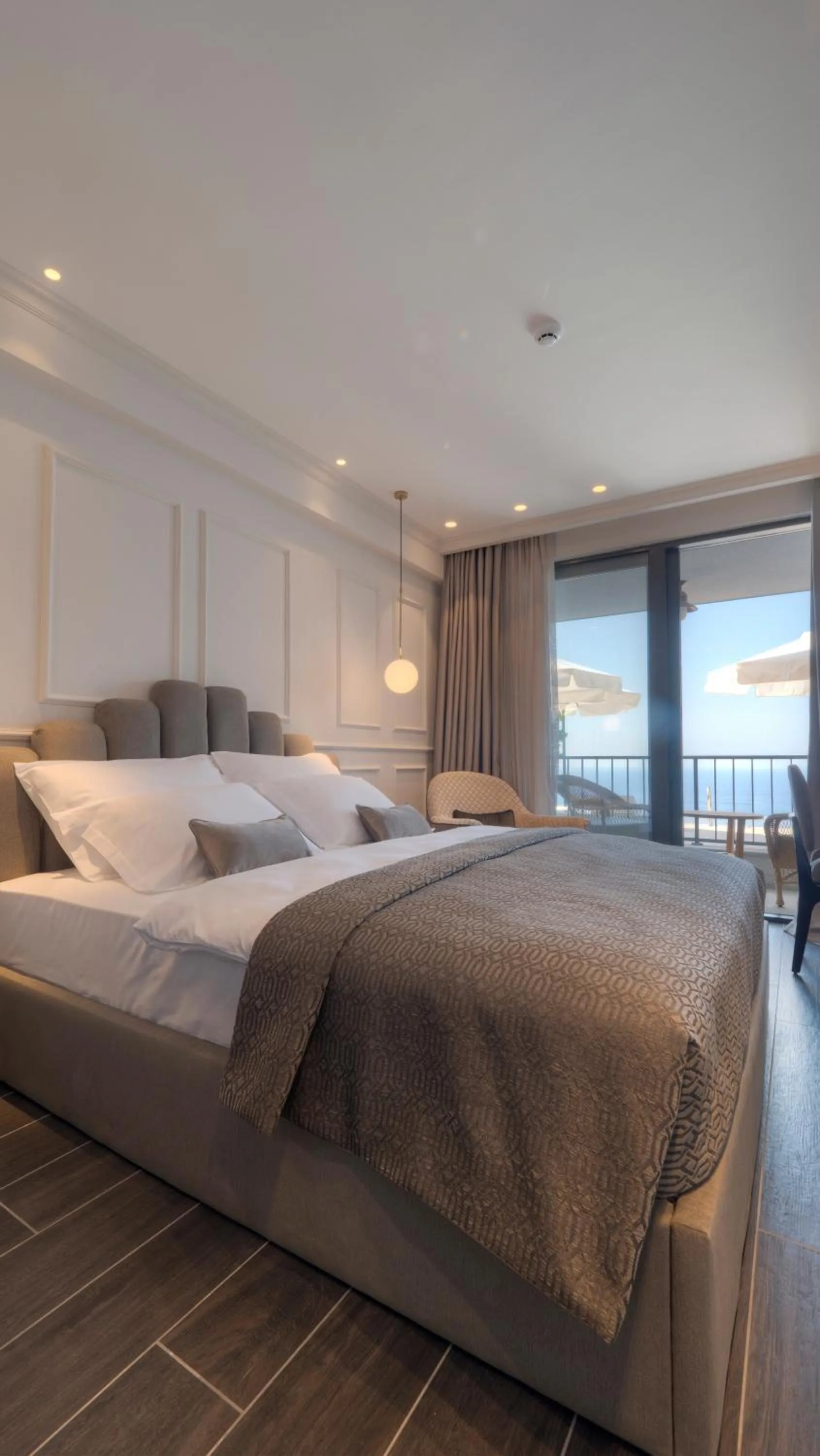 Bedroom, Bed in Vivid Blue Serenity Resort