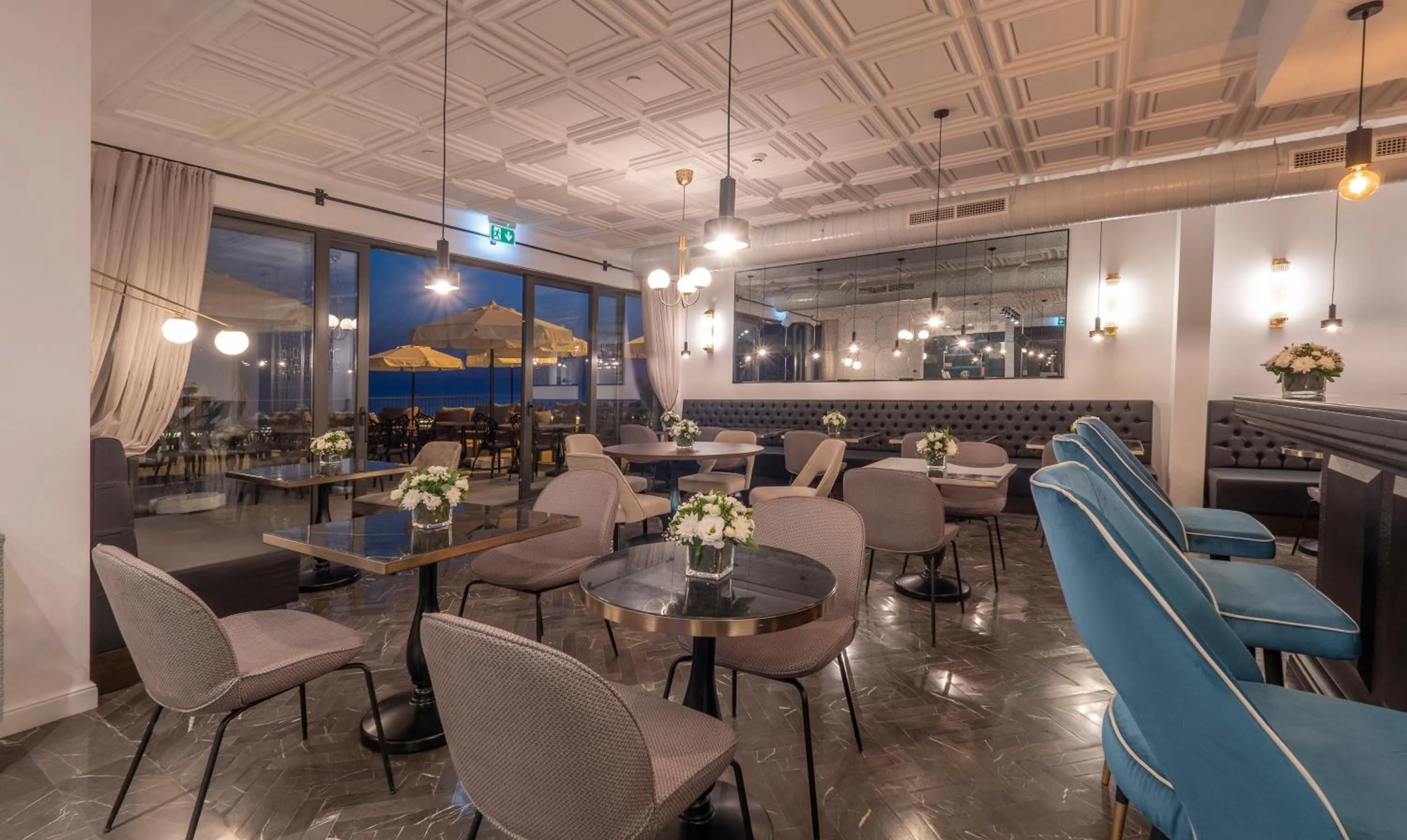 Restaurant/places to eat in Vivid Blue Serenity Resort