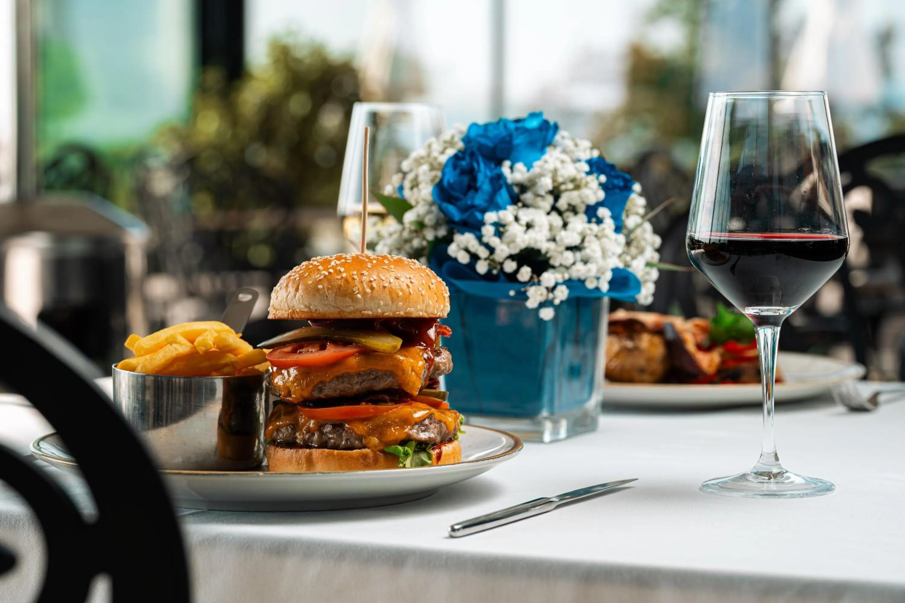 Restaurant/places to eat in Vivid Blue Serenity Resort