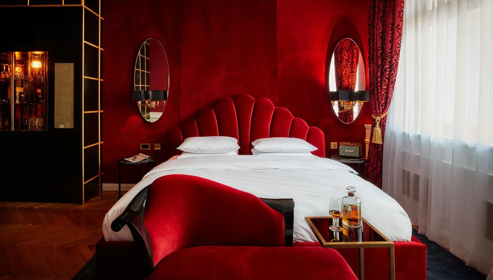Photo of the whole room, Bed in Provocateur Berlin, part of Sircle Collection