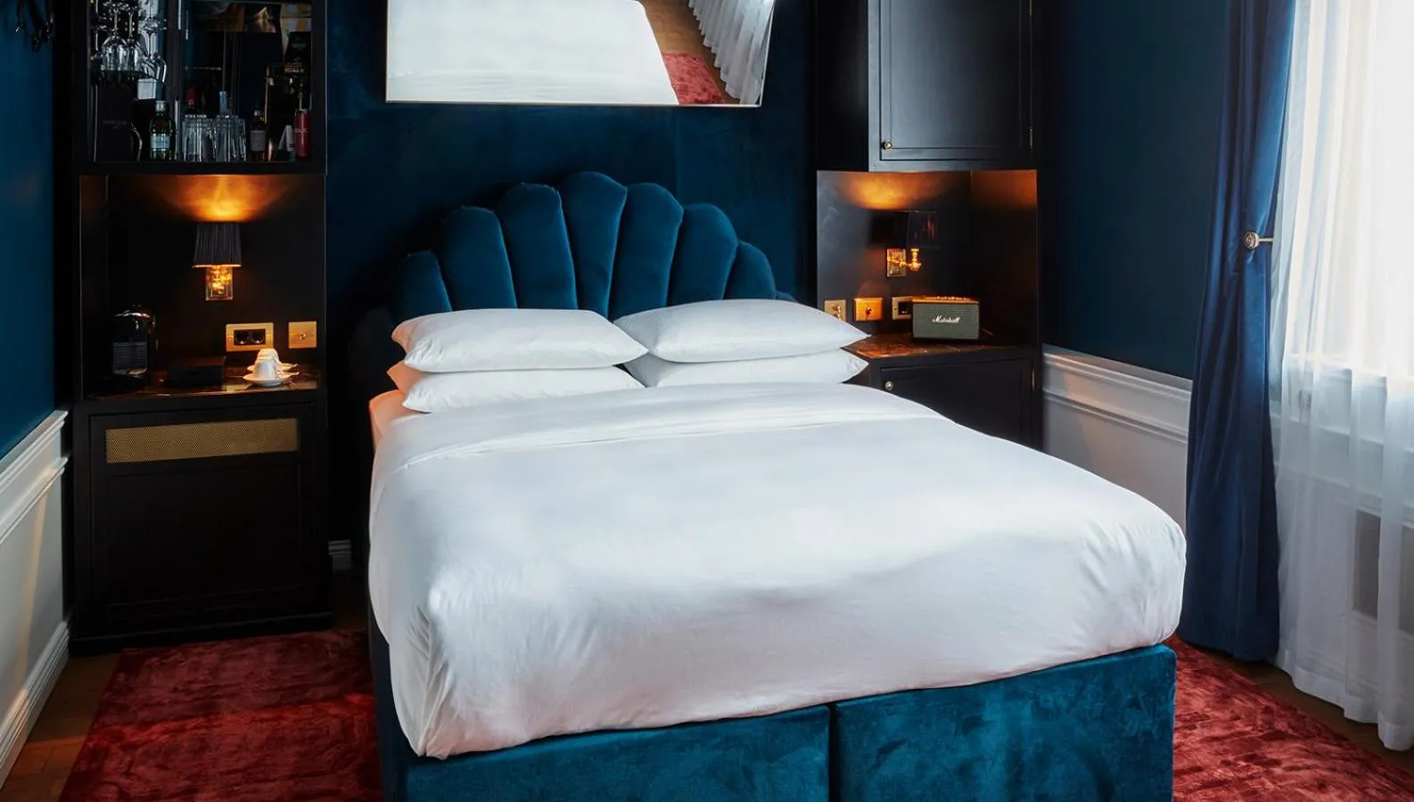 Photo of the whole room, Bed in Provocateur Berlin, part of Sircle Collection