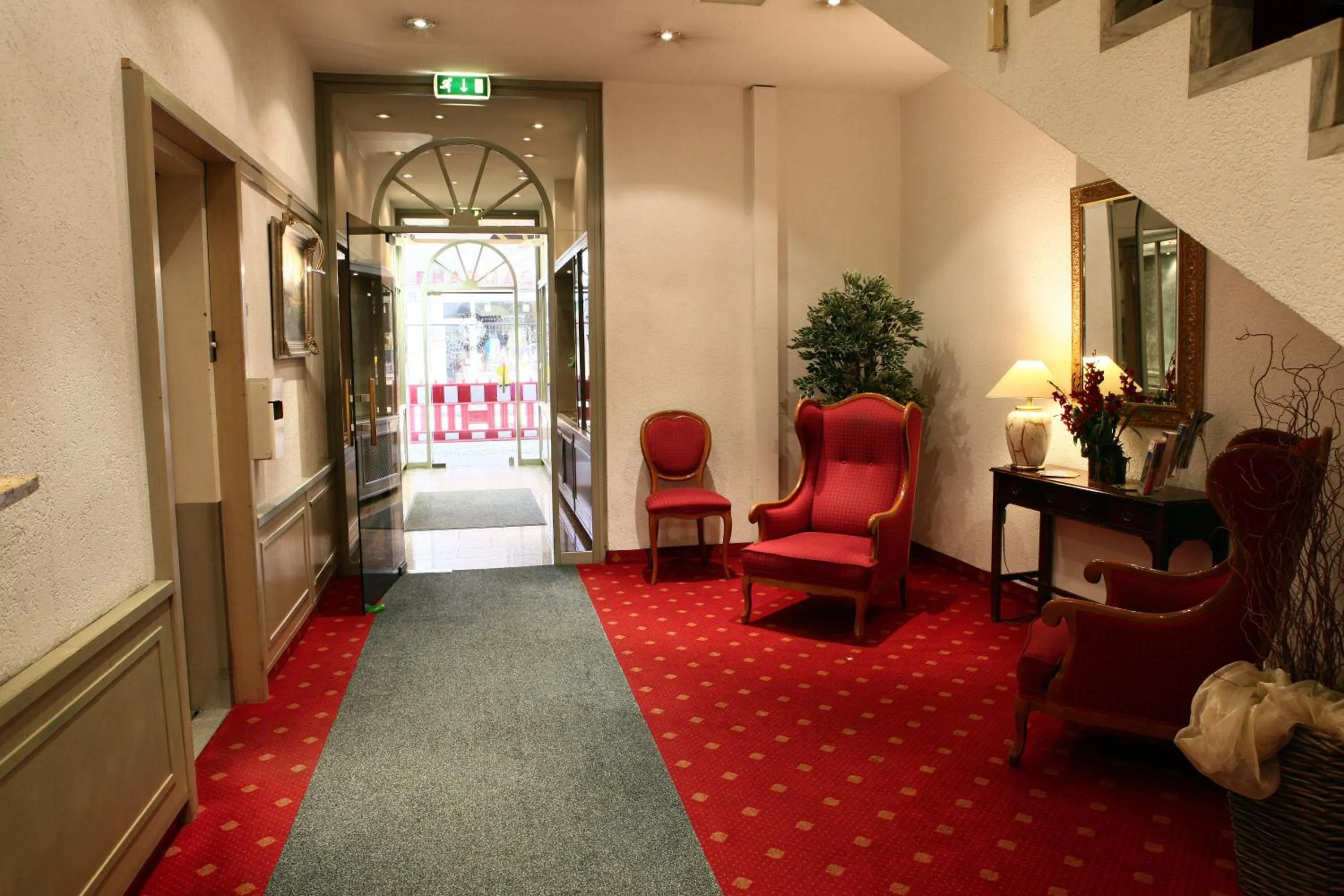 Lobby or reception in Hotel Ambiente Garni