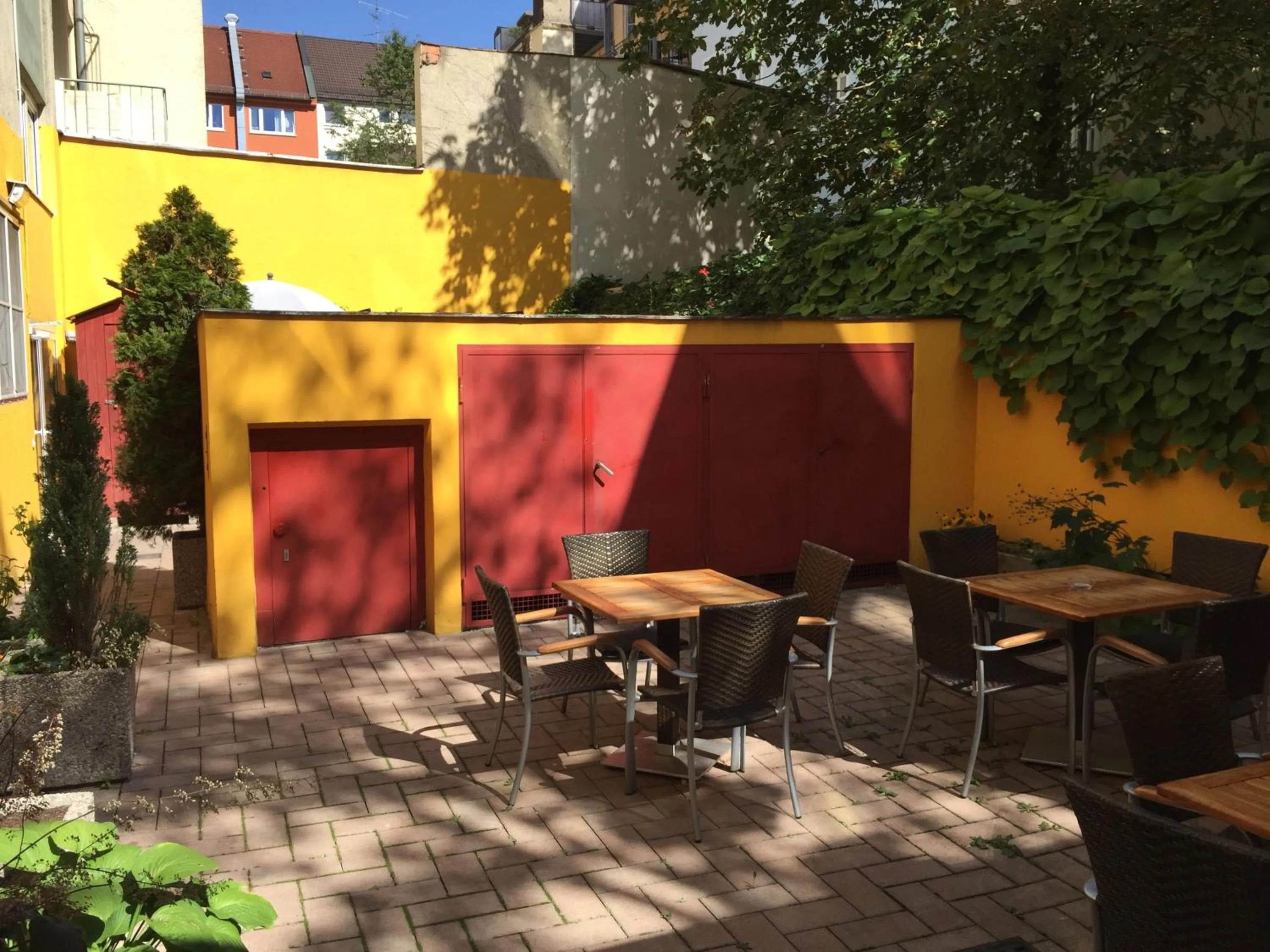 Patio in Hotel Antares München