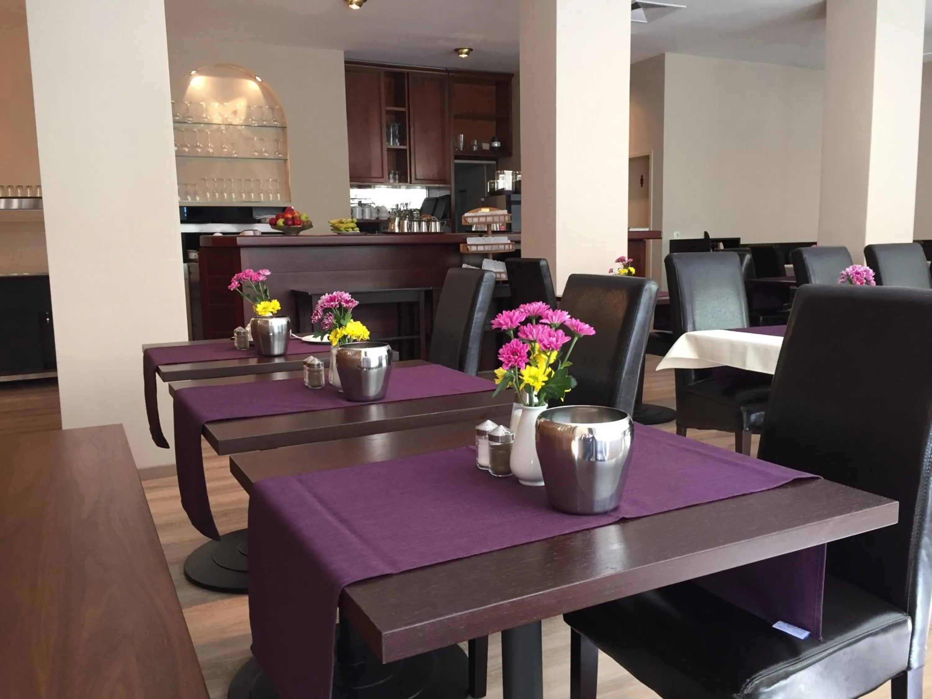 Restaurant/places to eat in Hotel Antares München