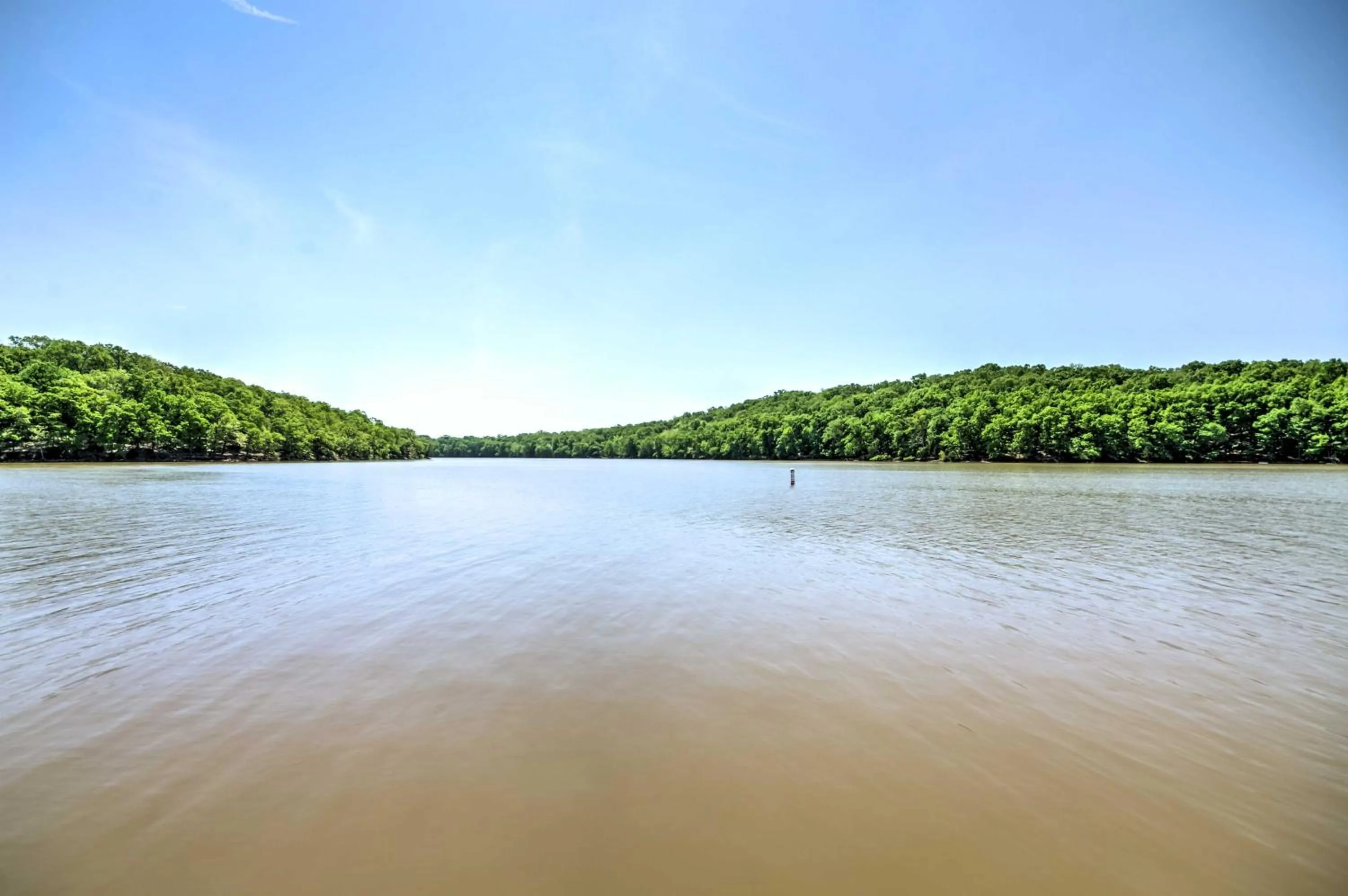 Lakefront Osage Beach Condo Balcony and Pool Access