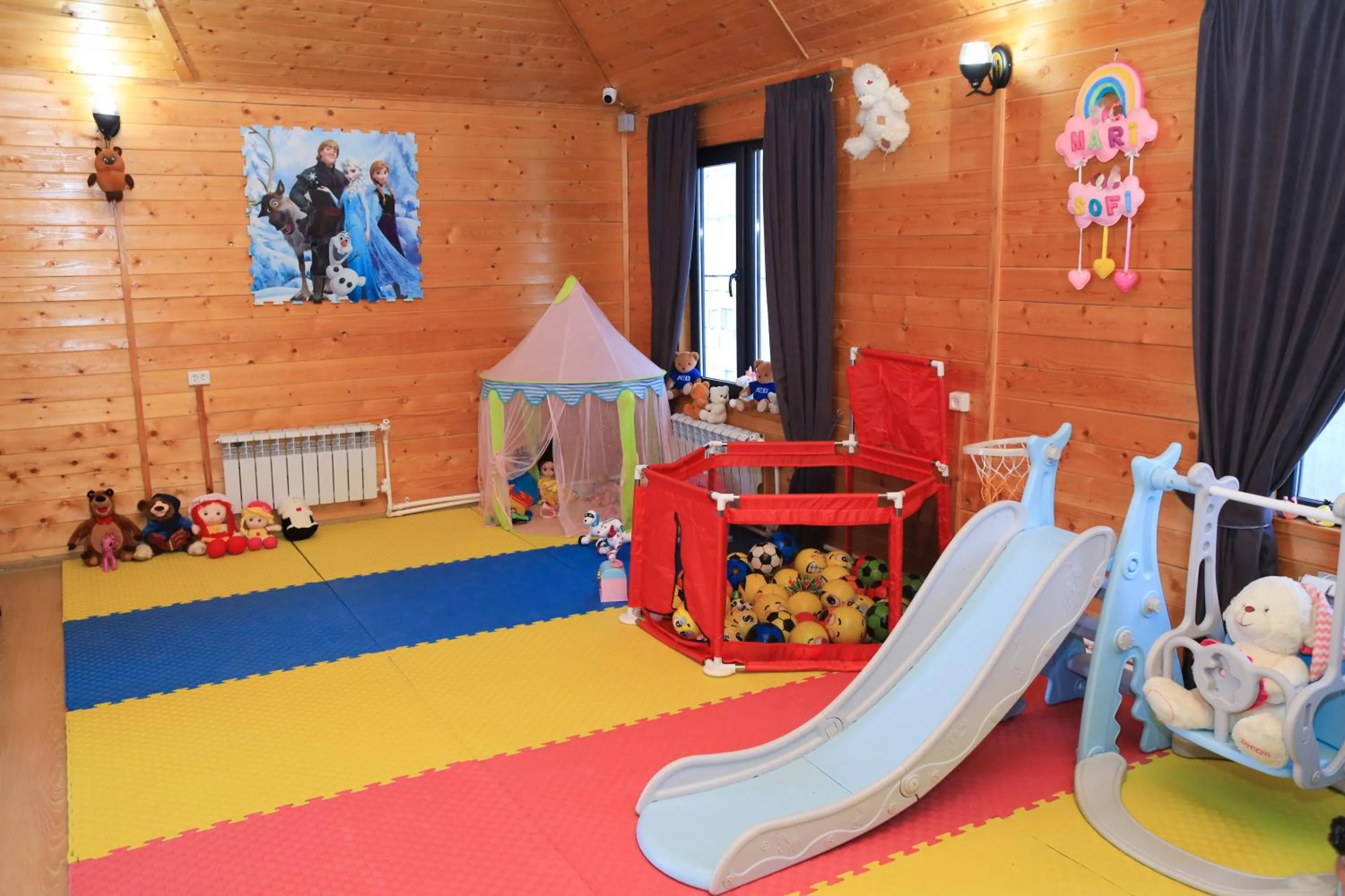 Children play ground in Everest Rest House