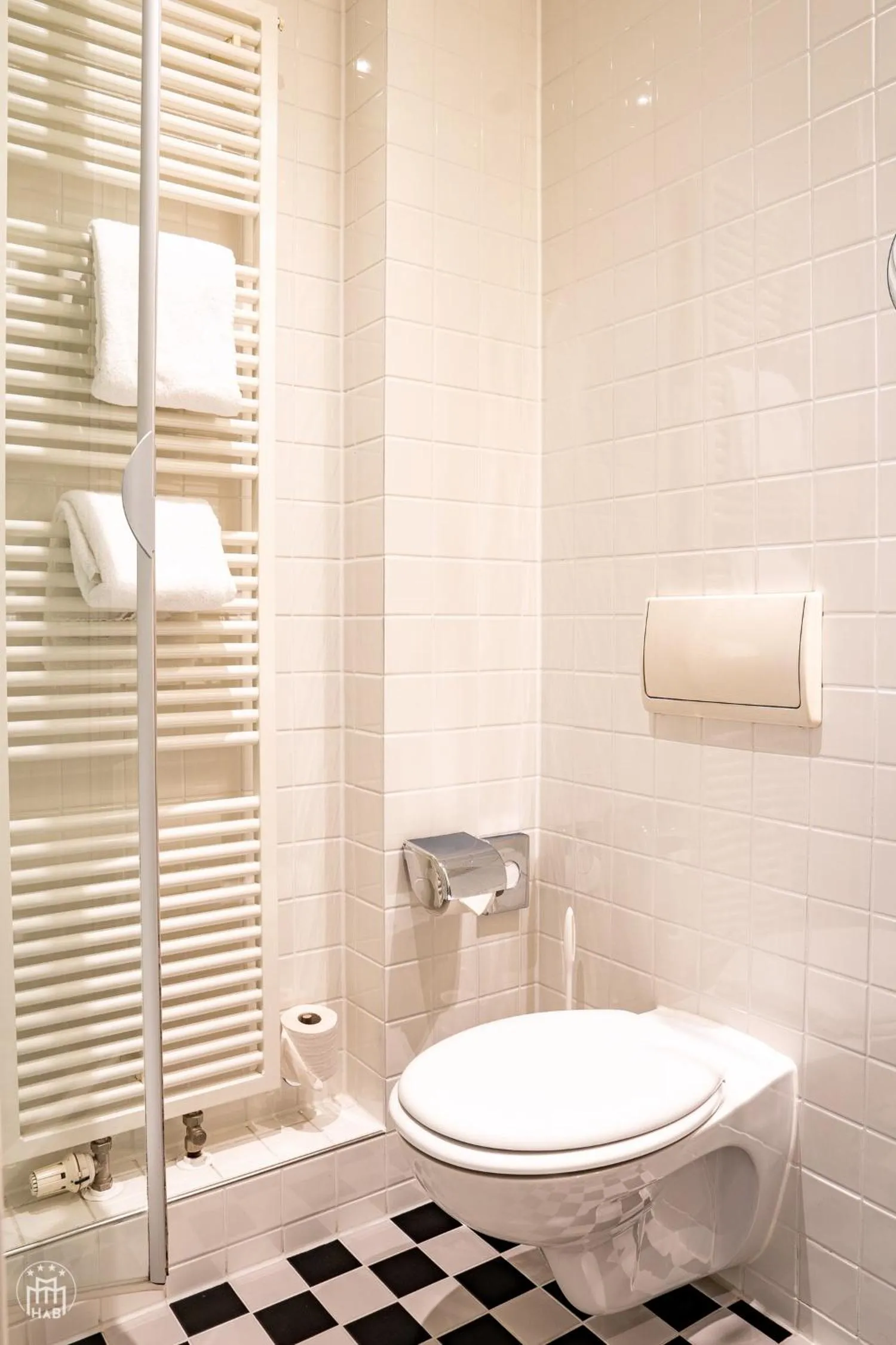 Shower in Hotel am Borsigturm