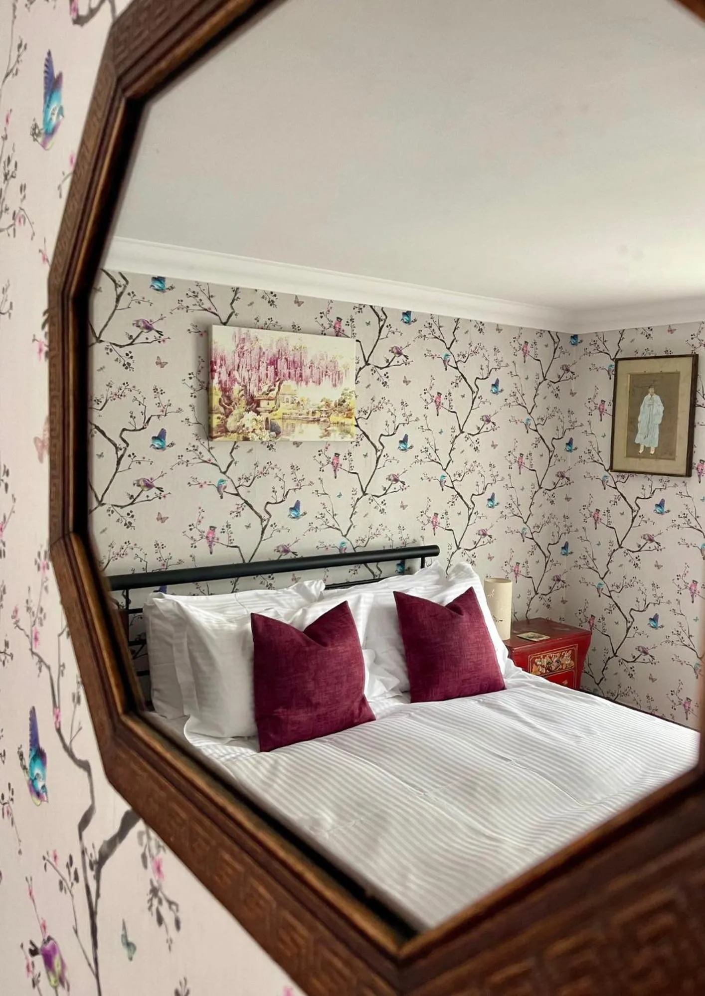 Bed in Ebenezer's Place