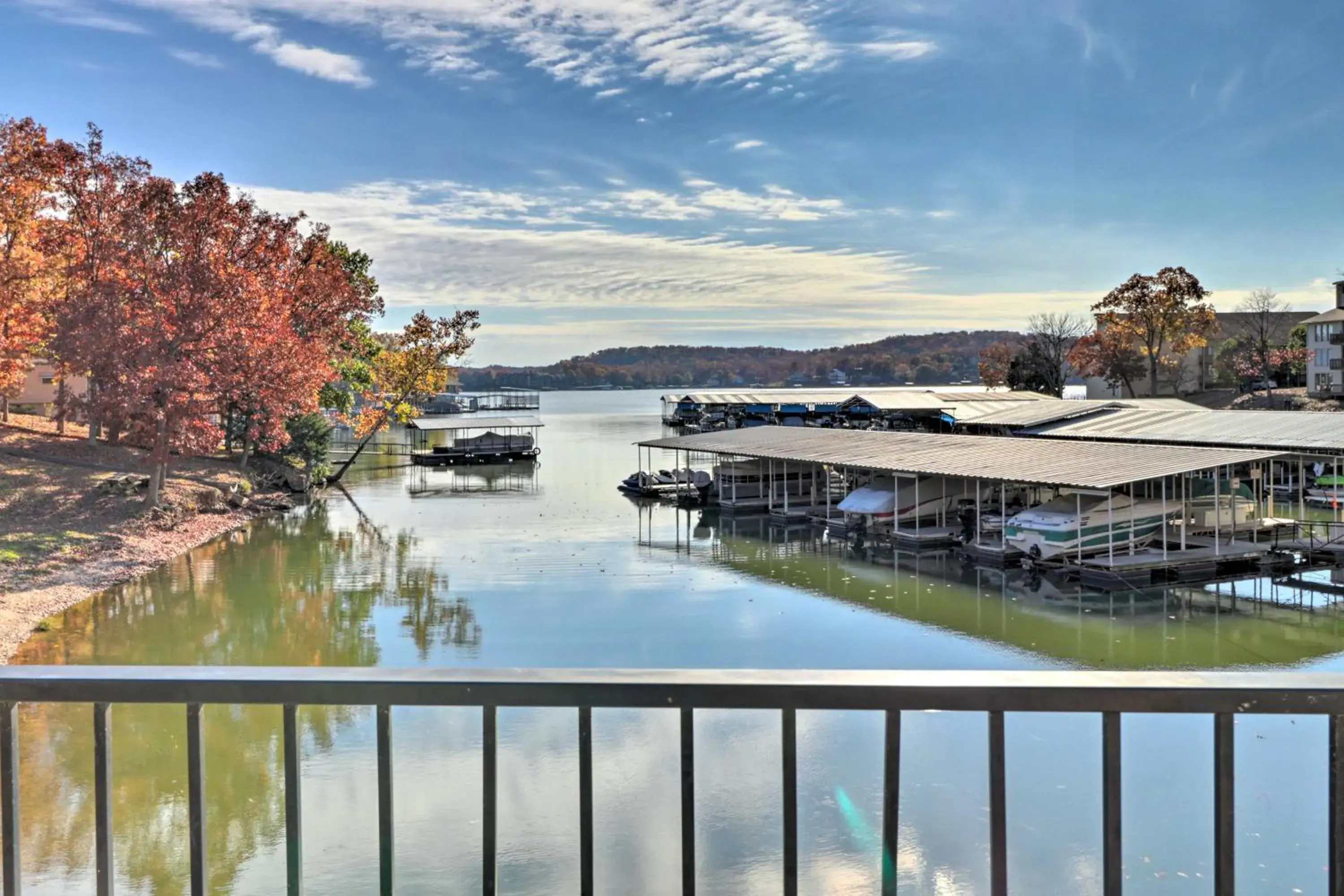 Lake Ozark Condo with Pool and Fishing Docks! Lake Ozark Condo with Pool and Fishing Docks!