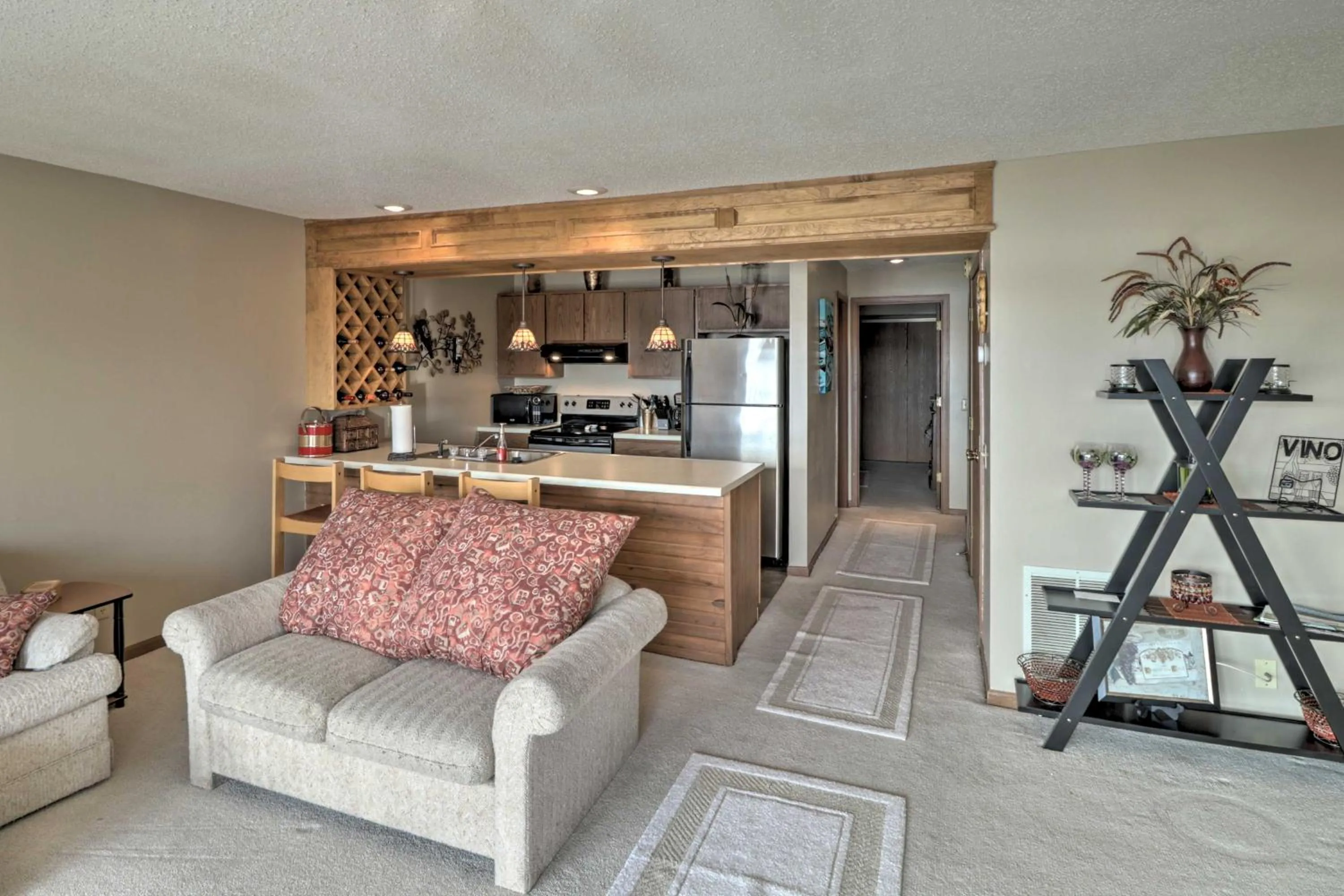 Lake Ozark Condo with Pool and Fishing Docks!