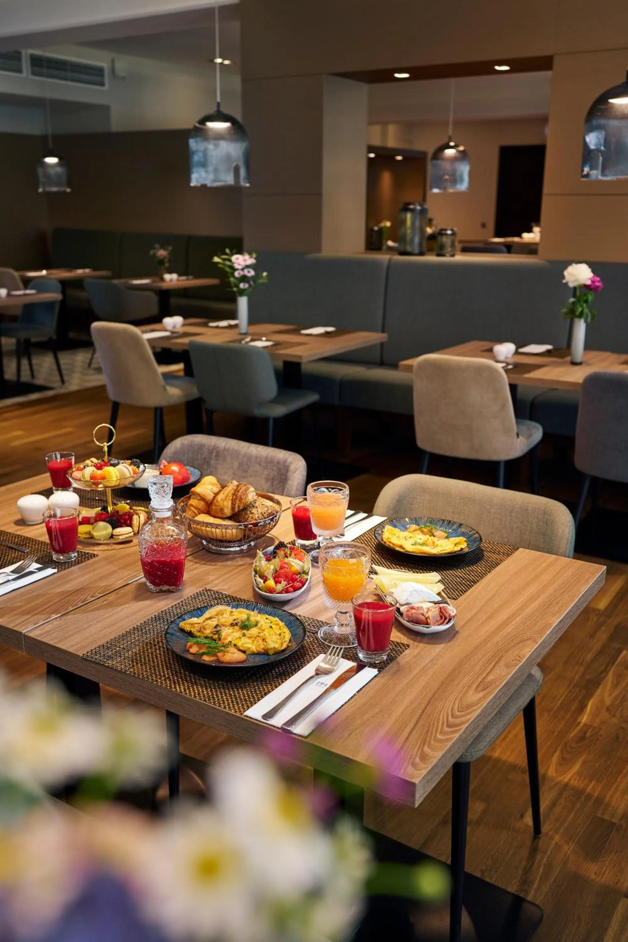 Restaurant/places to eat in NH Berlin Kurfürstendamm