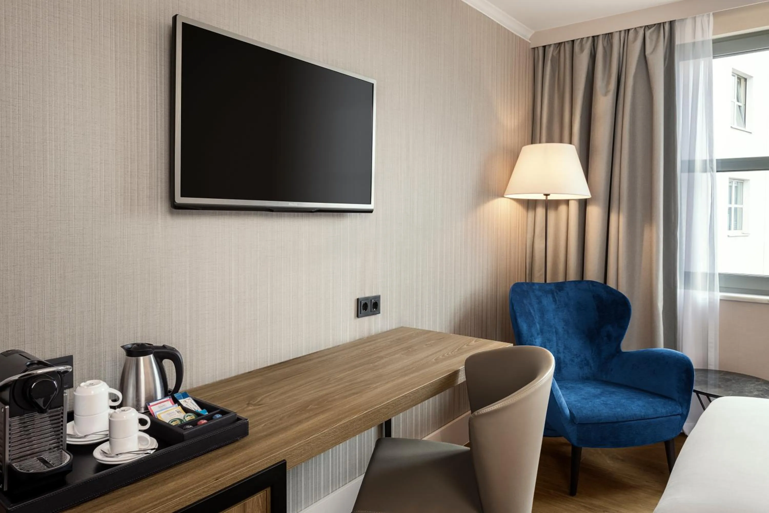 TV and multimedia in NH Berlin Kurfürstendamm