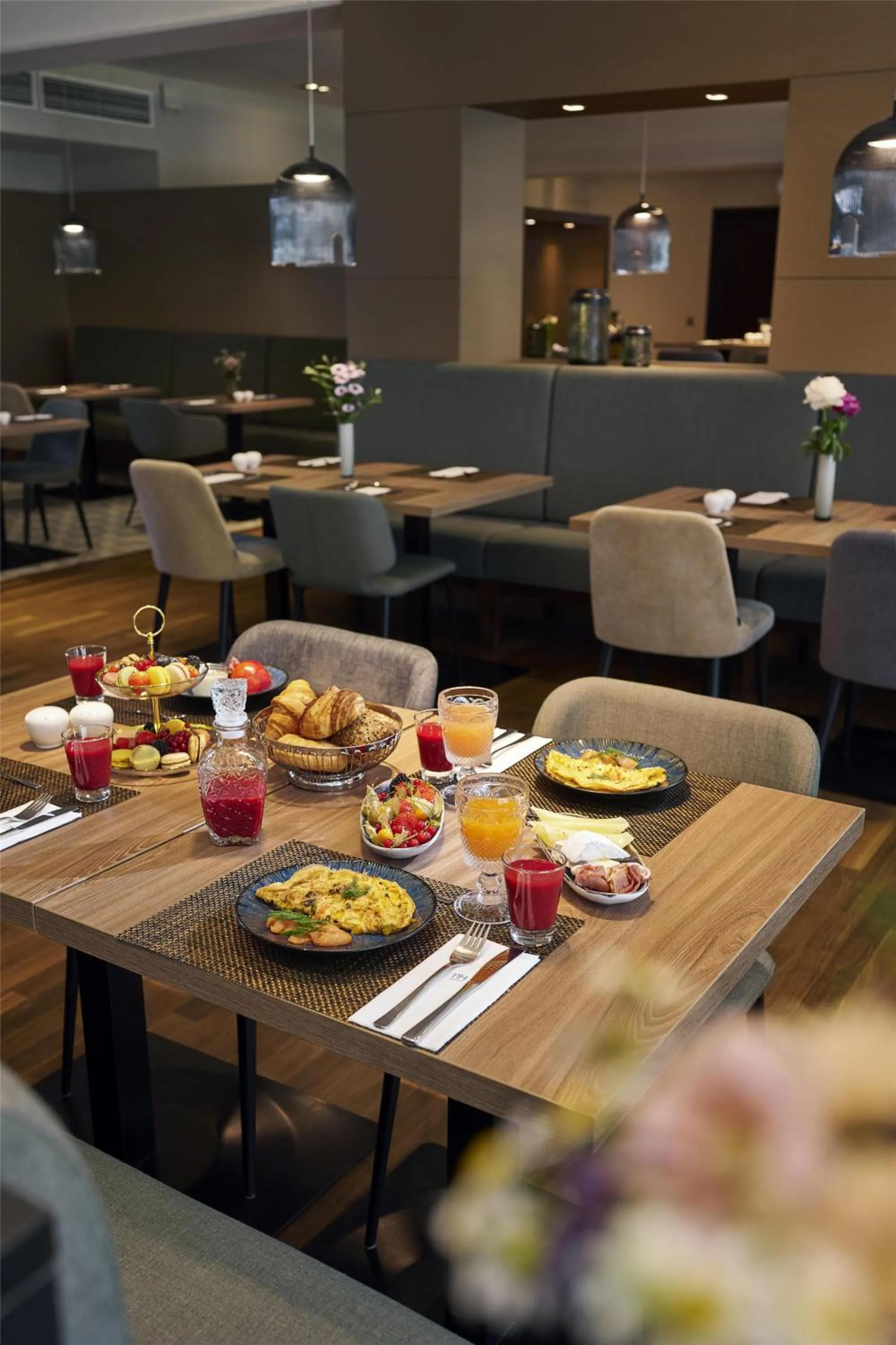 Restaurant/places to eat in NH Berlin Kurfürstendamm