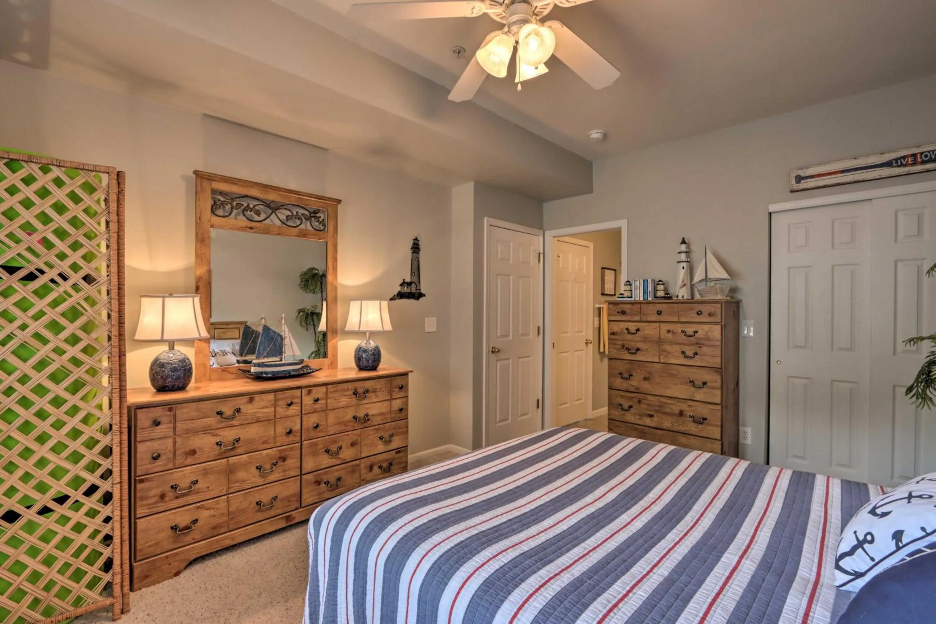 Bed in Lakefront Ozark Condo with Balcony and Seasonal Pool!