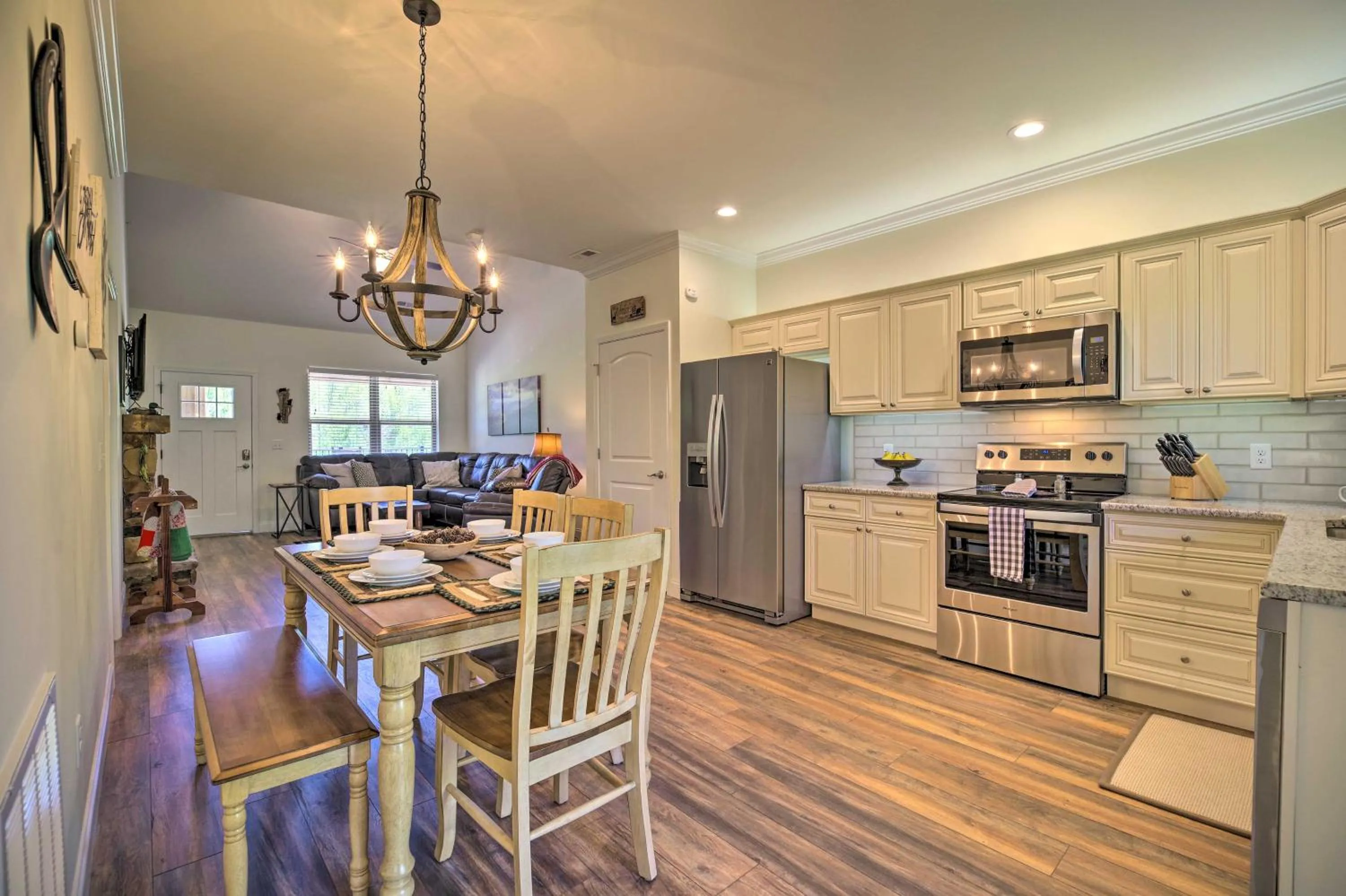 Townsend Condo with Pool, Great Smoky Mountain Views