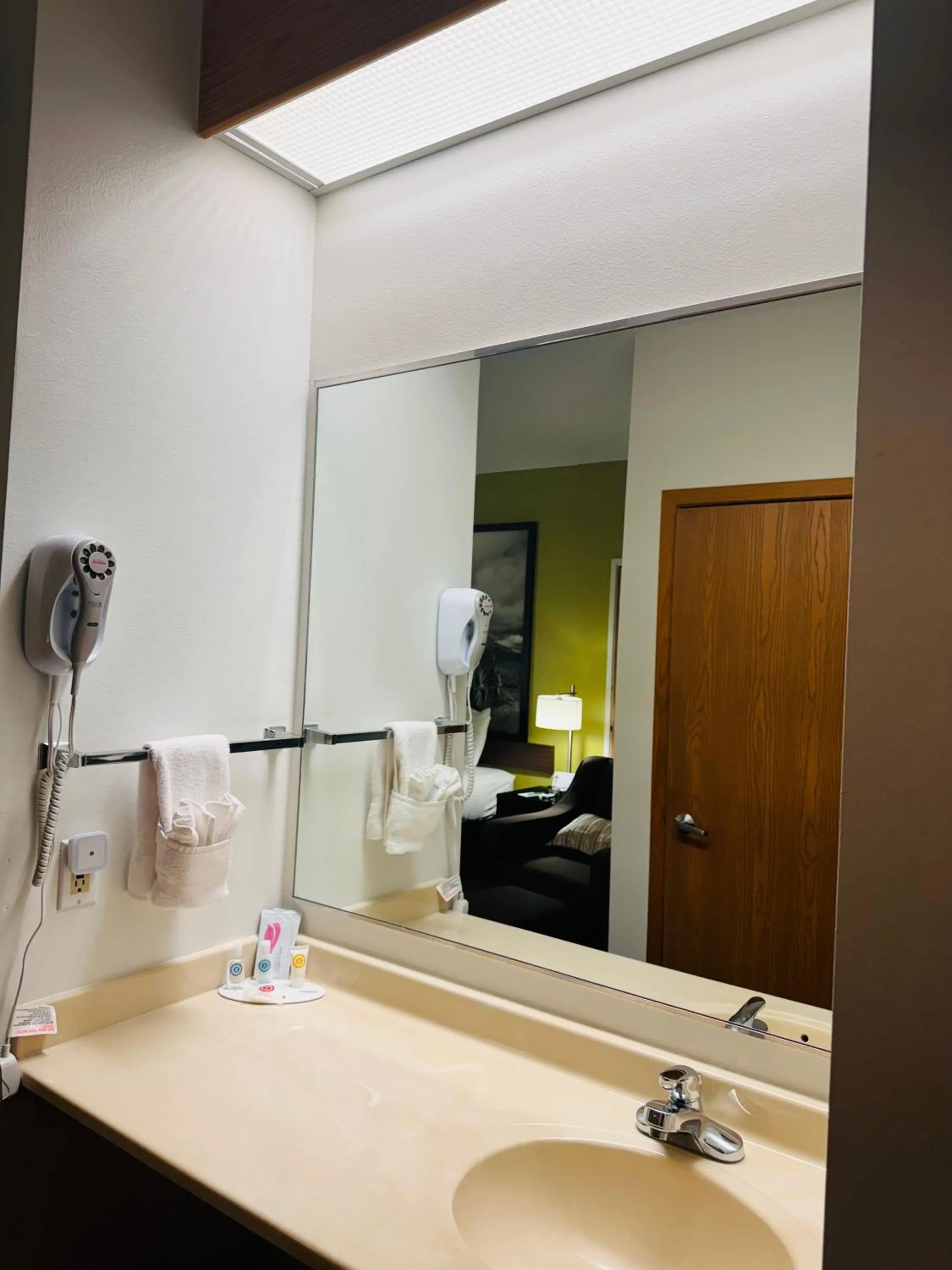 towels in Forest City Inn