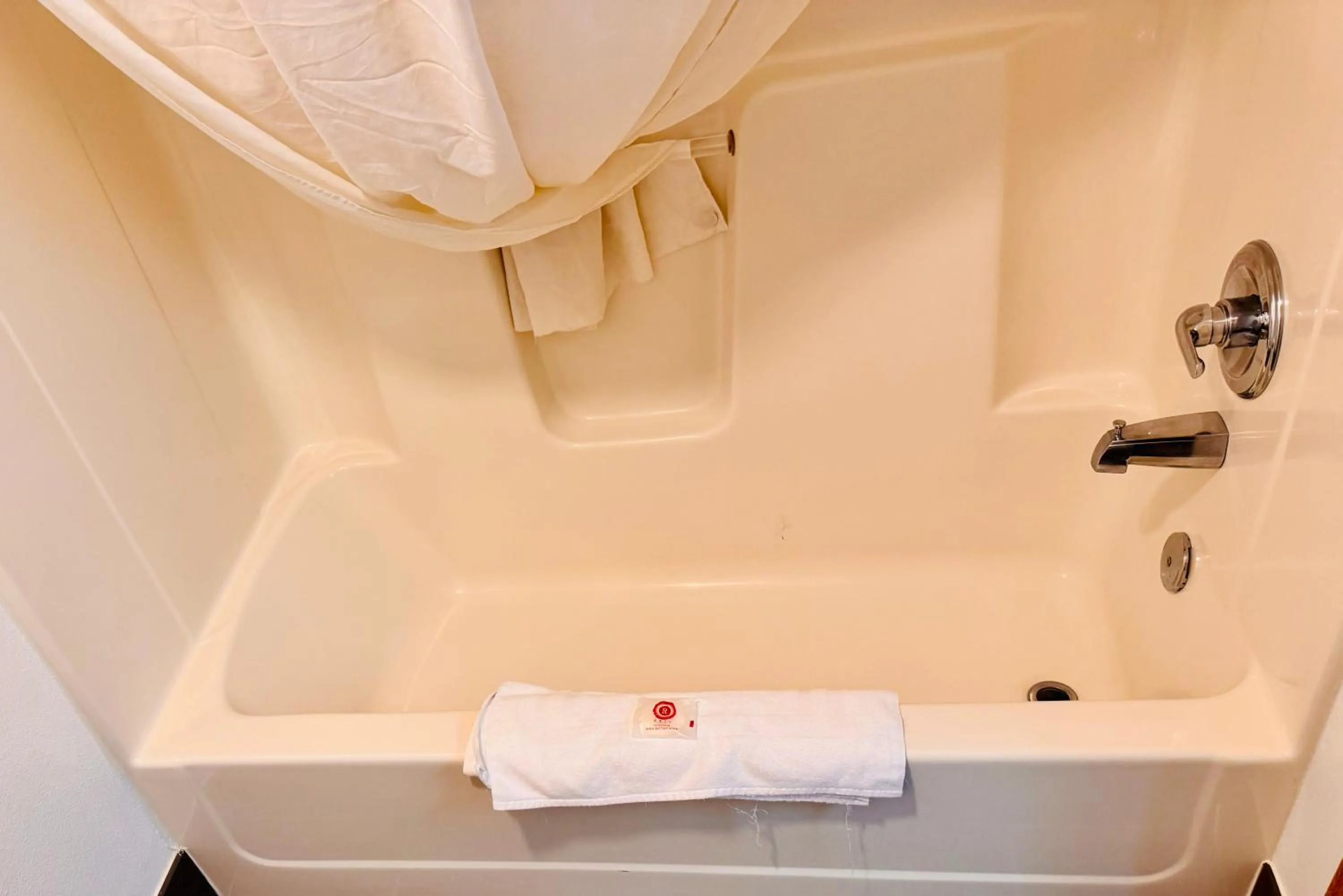 Bath in Forest City Inn