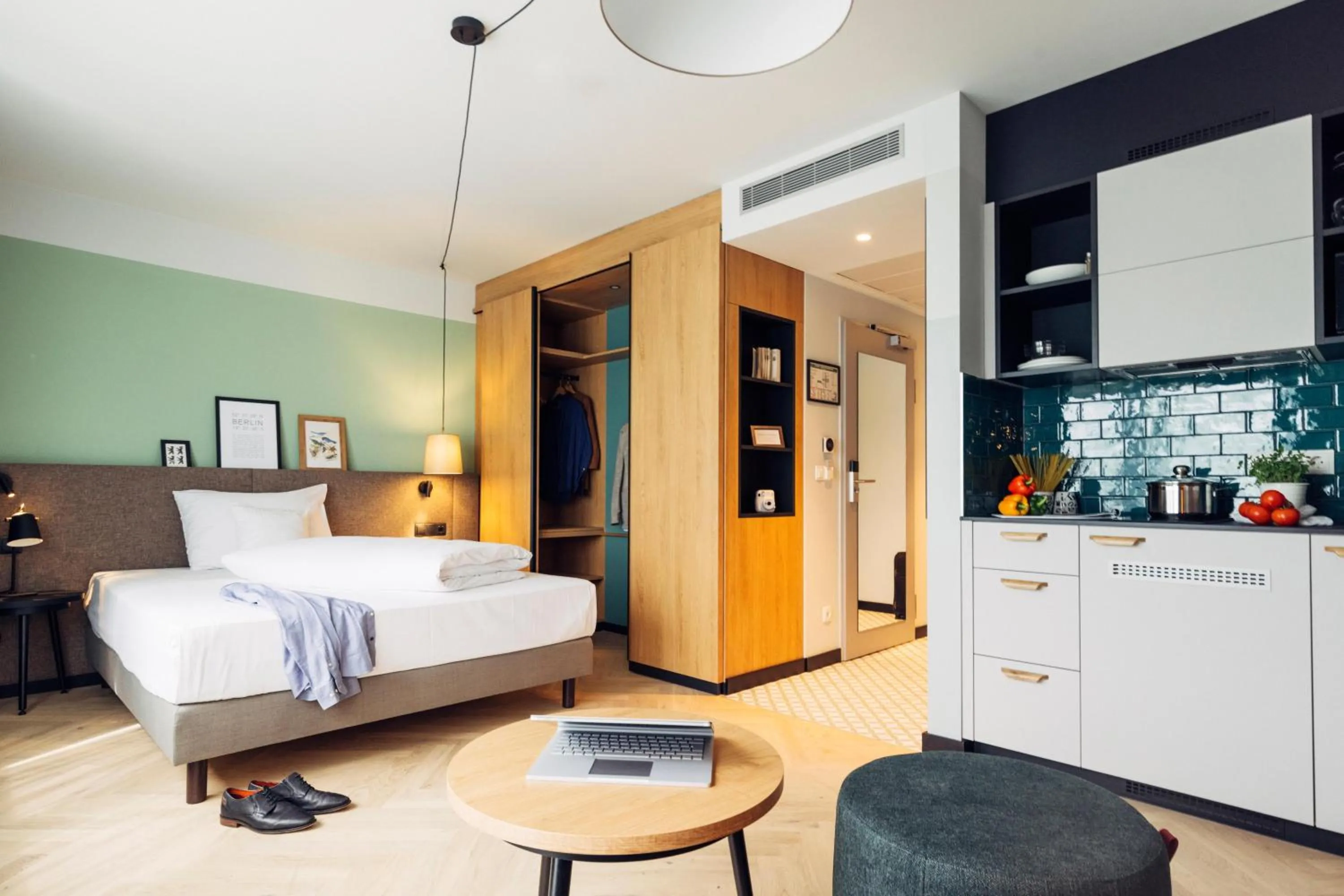 Photo of the whole room, Bed in harry's home Berlin-Moabit hotel & apartments