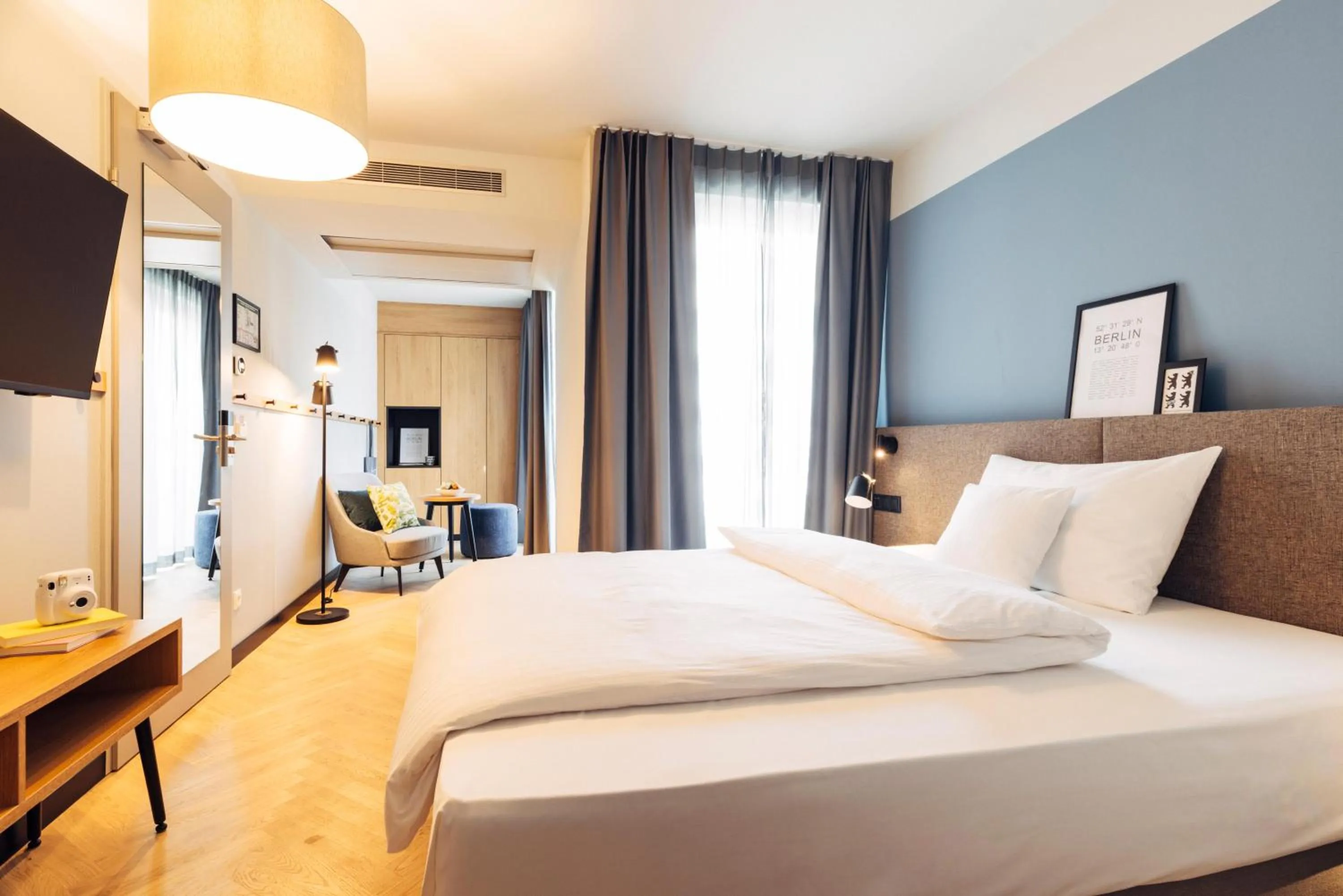 Photo of the whole room, Bed in harry's home Berlin-Moabit hotel & apartments