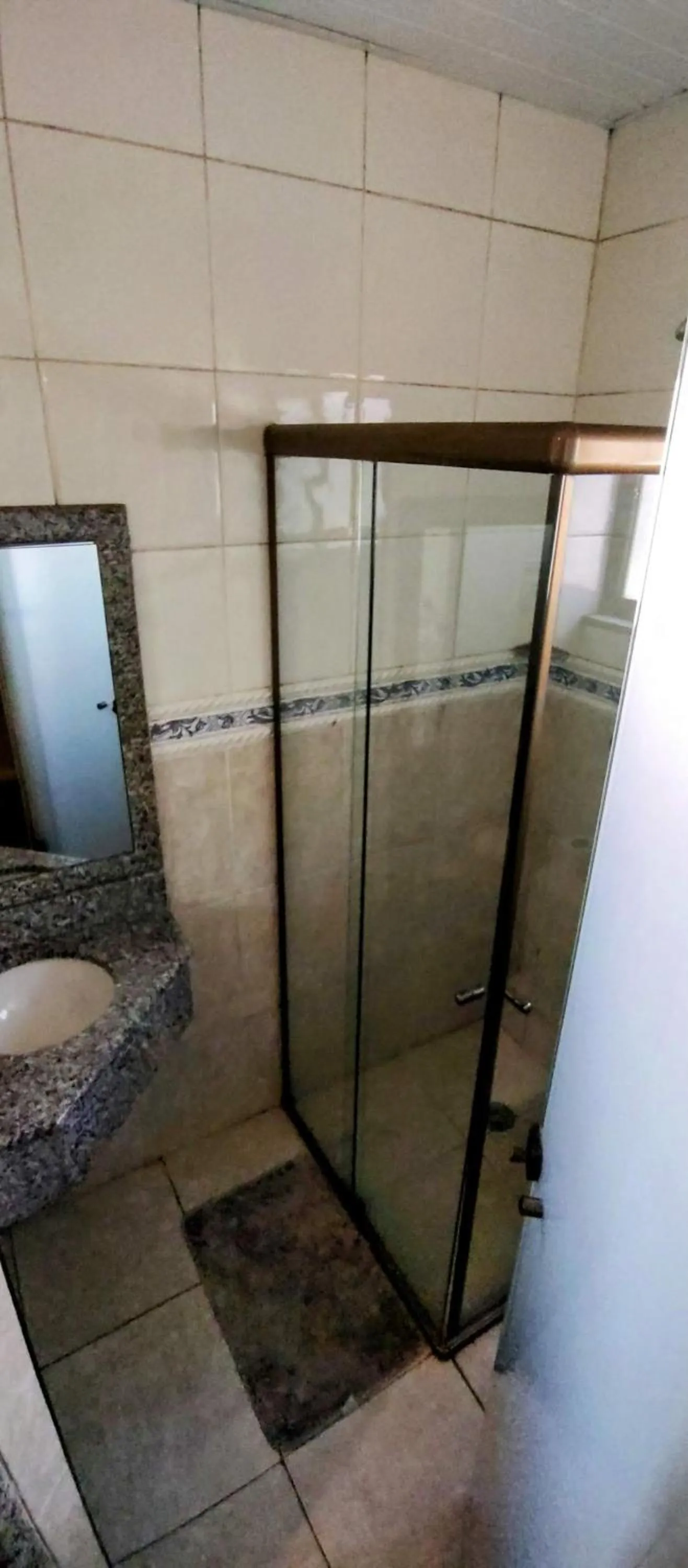 Bathroom in Aero Plaza Hotel