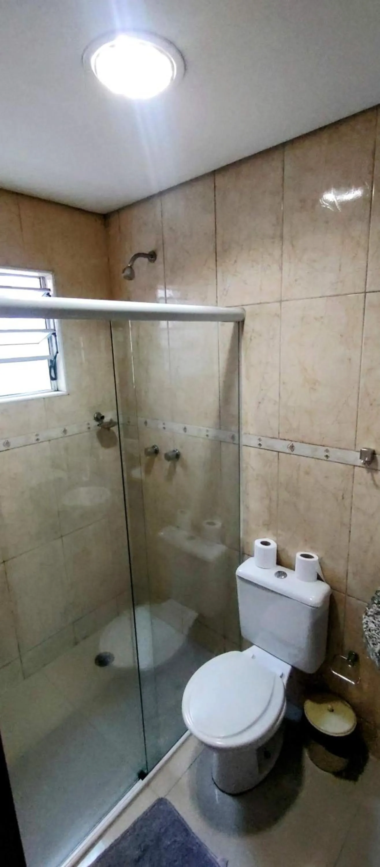 Shower in Aero Plaza Hotel