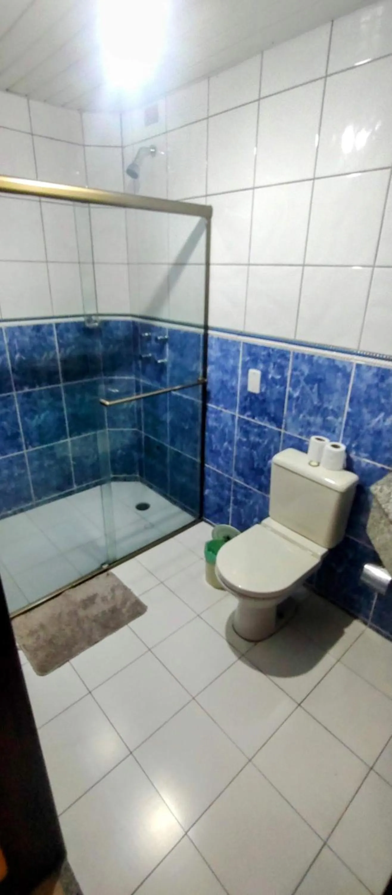 Shower in Aero Plaza Hotel