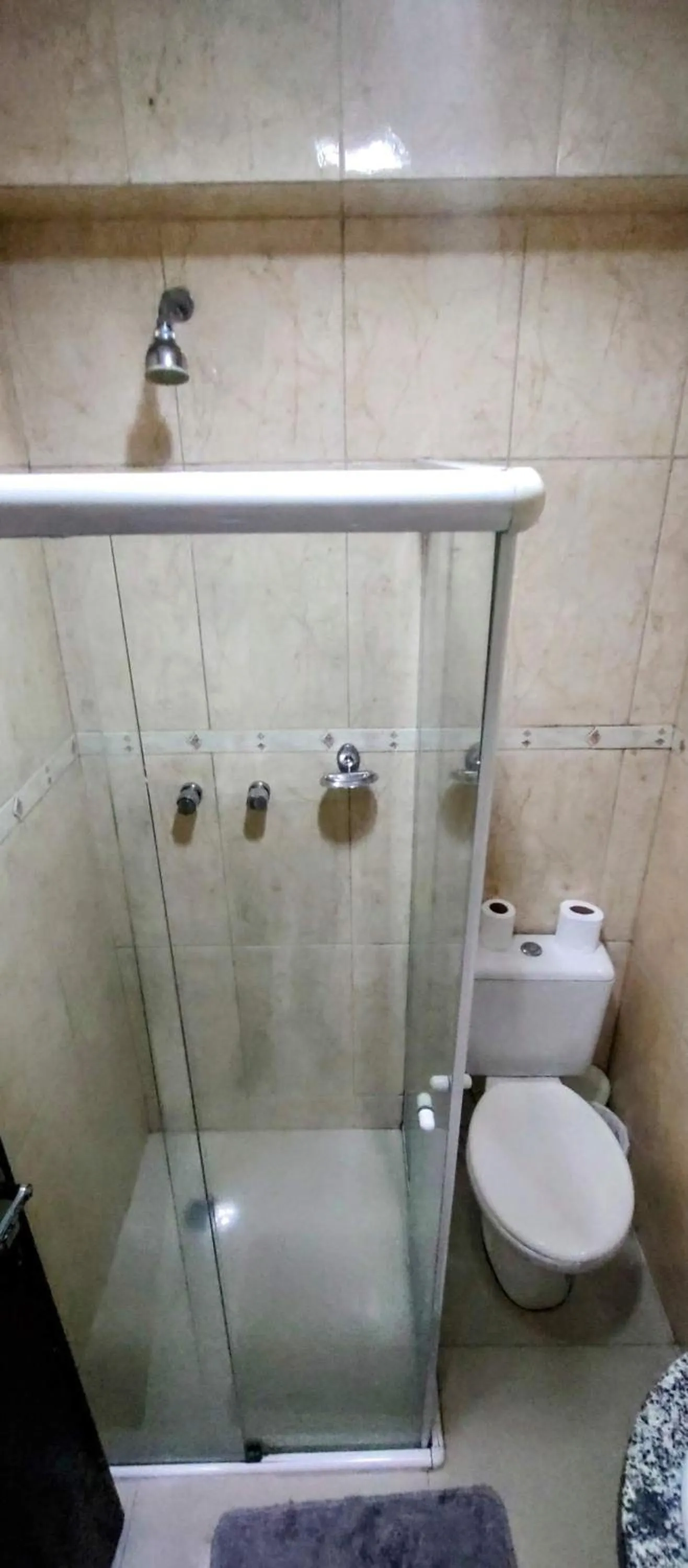 Shower in Aero Plaza Hotel