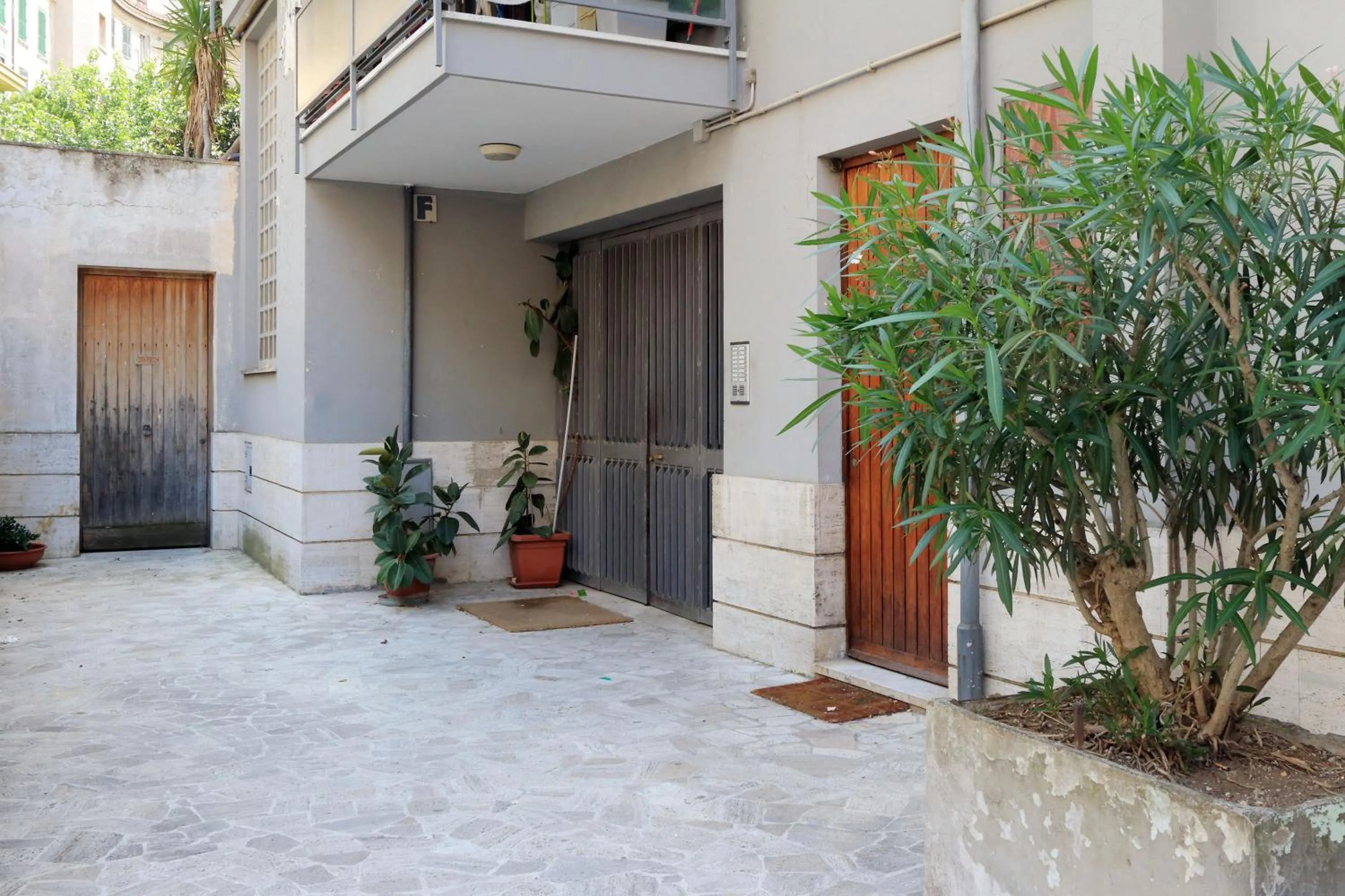Facade/entrance in Bed and Breakfast La Stazione Del Vaticano