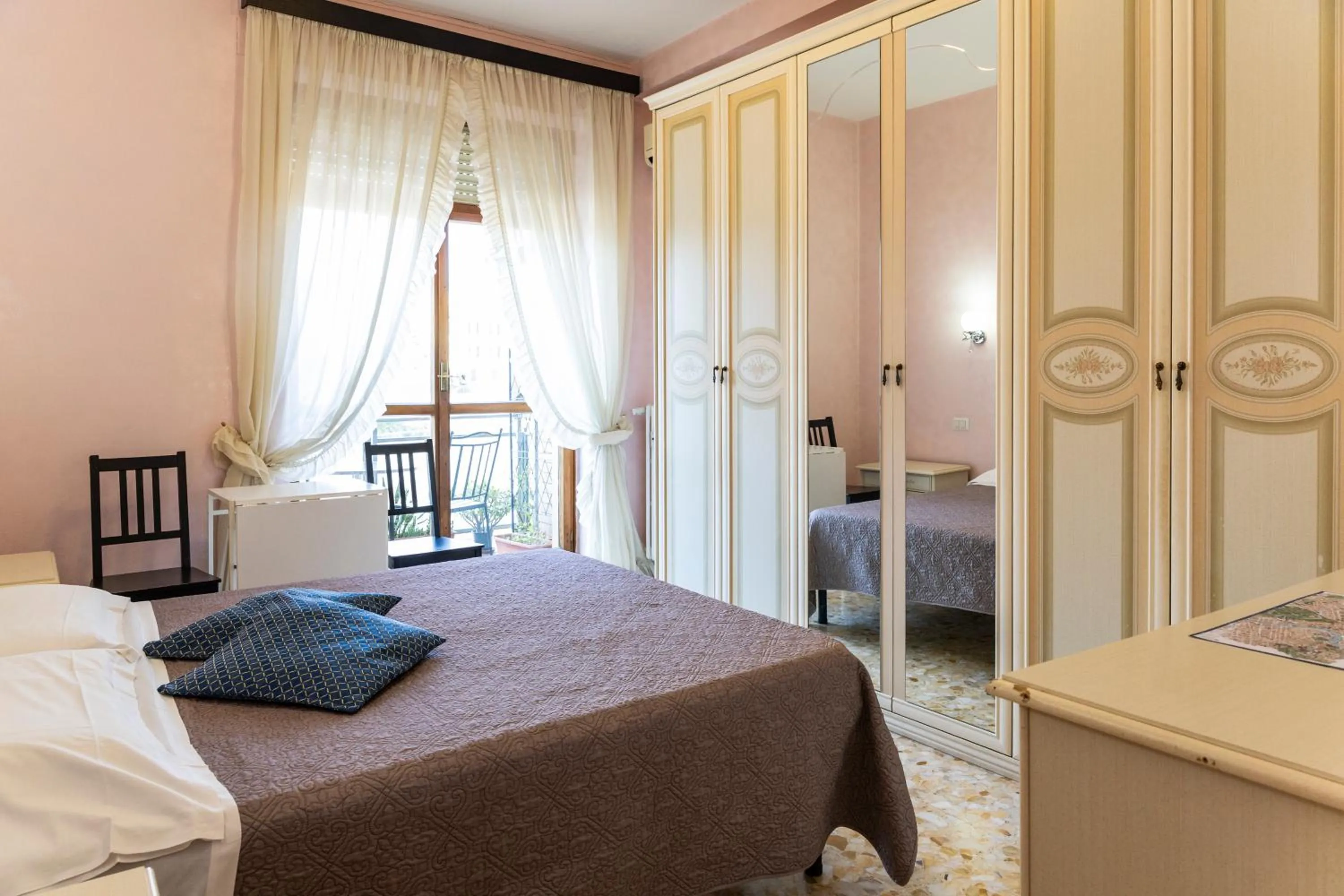 Bedroom, Bed in Bed and Breakfast La Stazione Del Vaticano