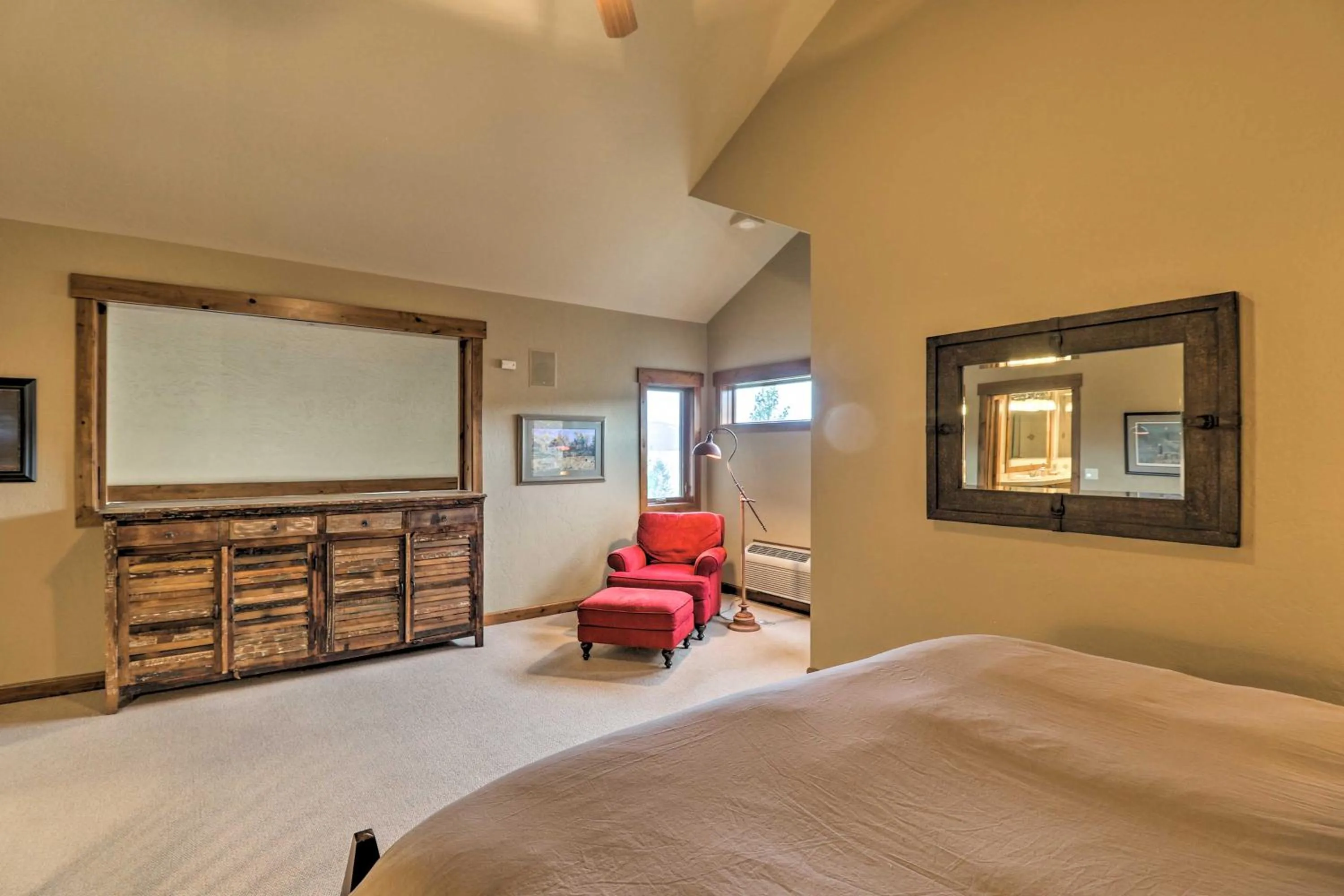 Bed in Expansive Bigfork Resort Retreat on Flathead Lake!