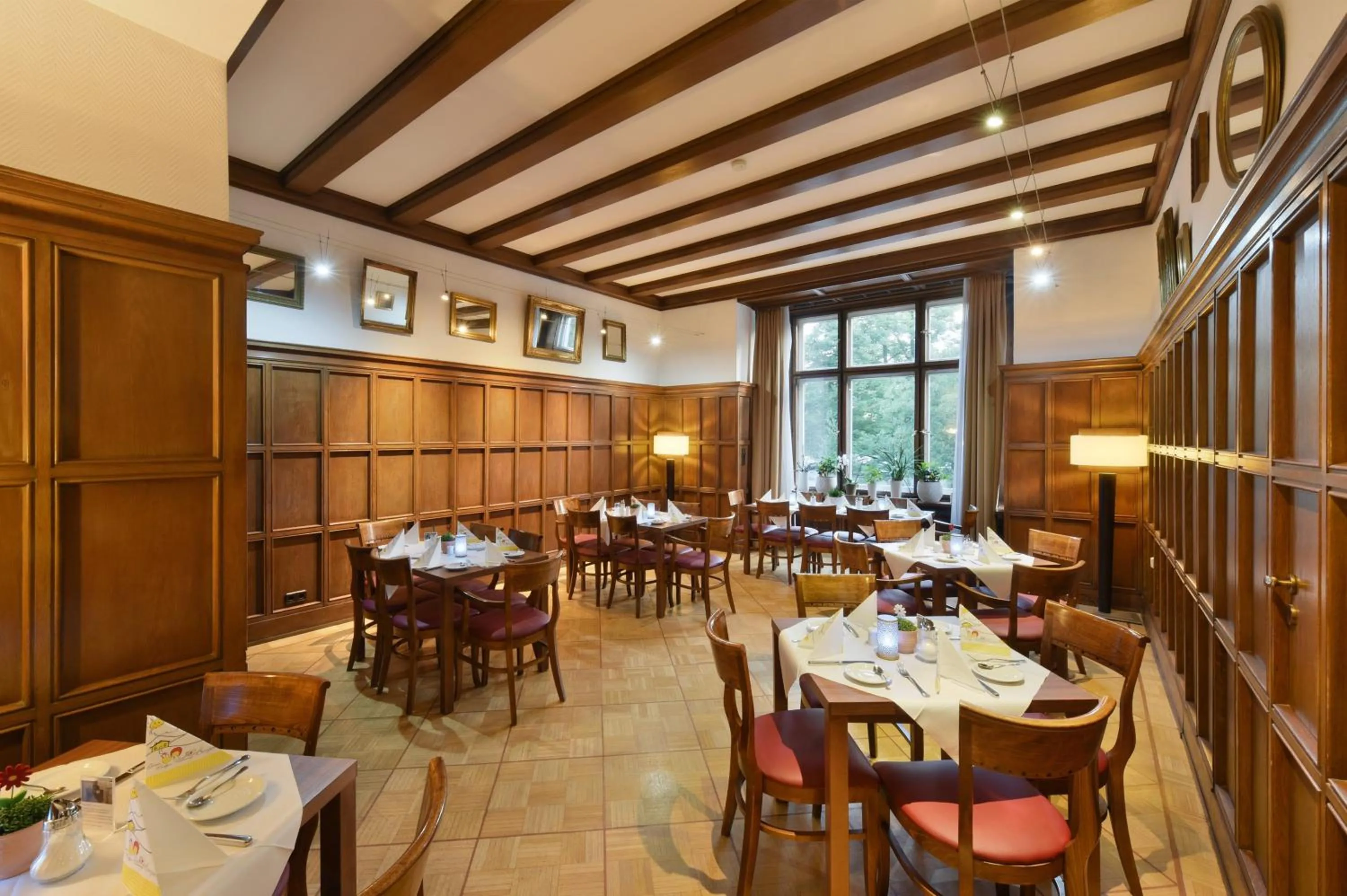 Restaurant/places to eat in Hotel Tiergarten Berlin