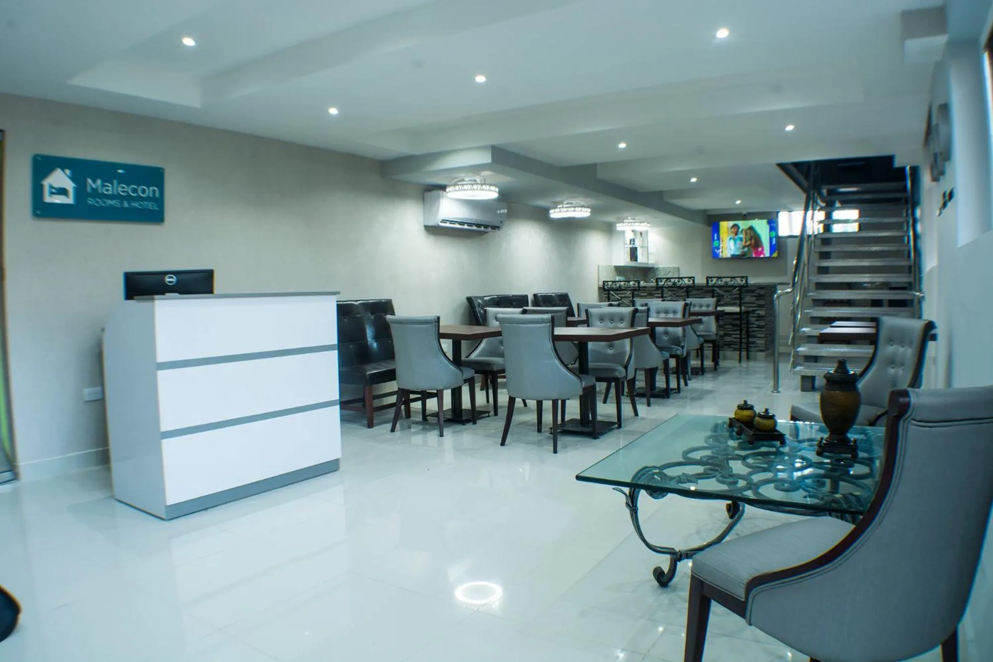 Malecon Premium Rooms & Hotel