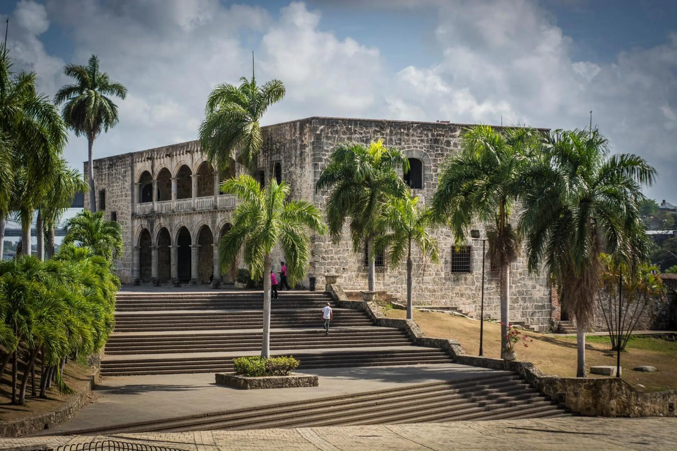 Malecon Premium Rooms & Hotel