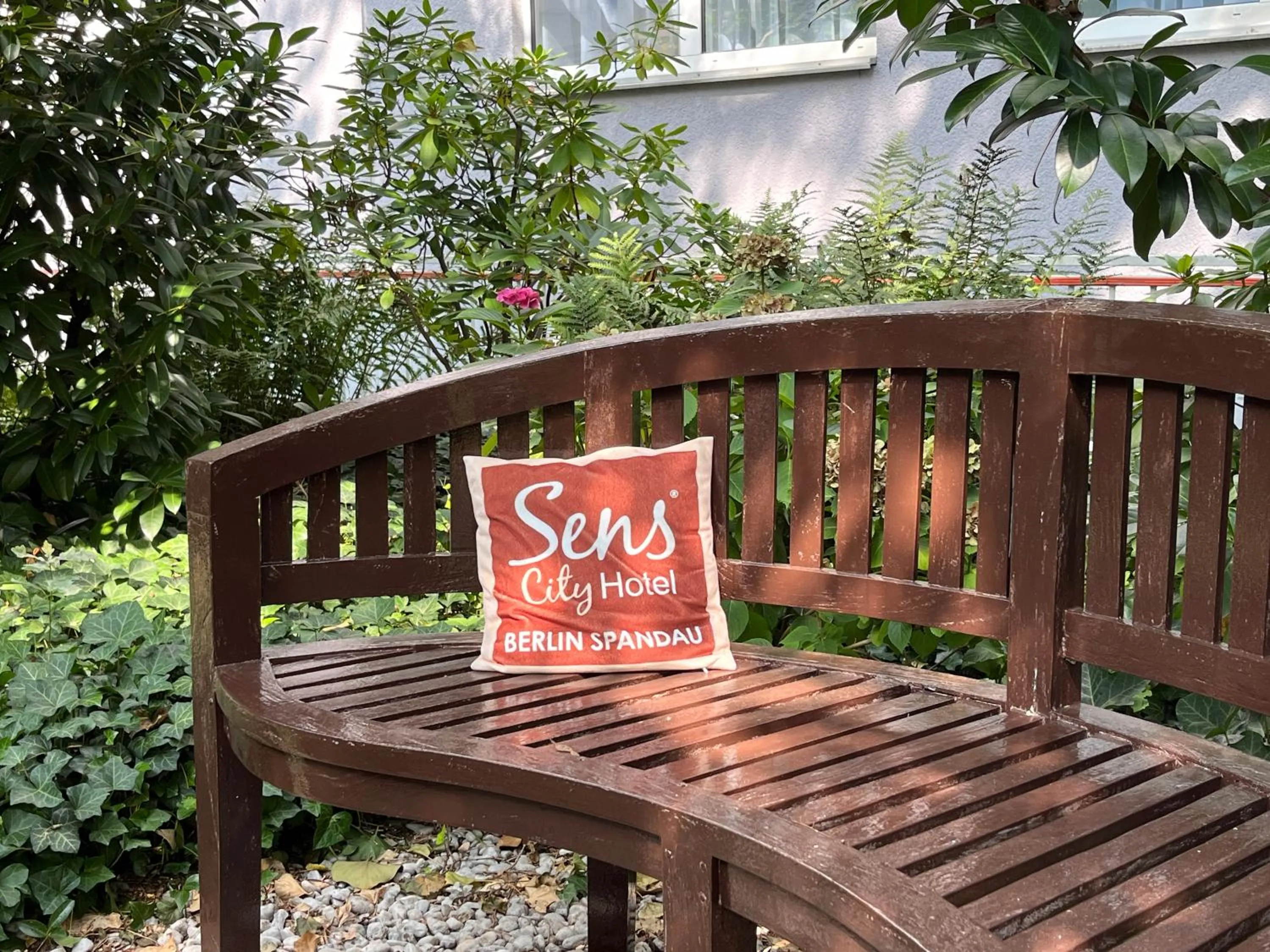 Garden in SensCity Hotel Berlin Spandau