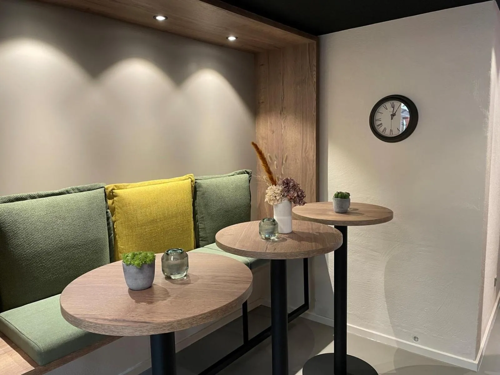 Restaurant/places to eat in Hotel Watthalden